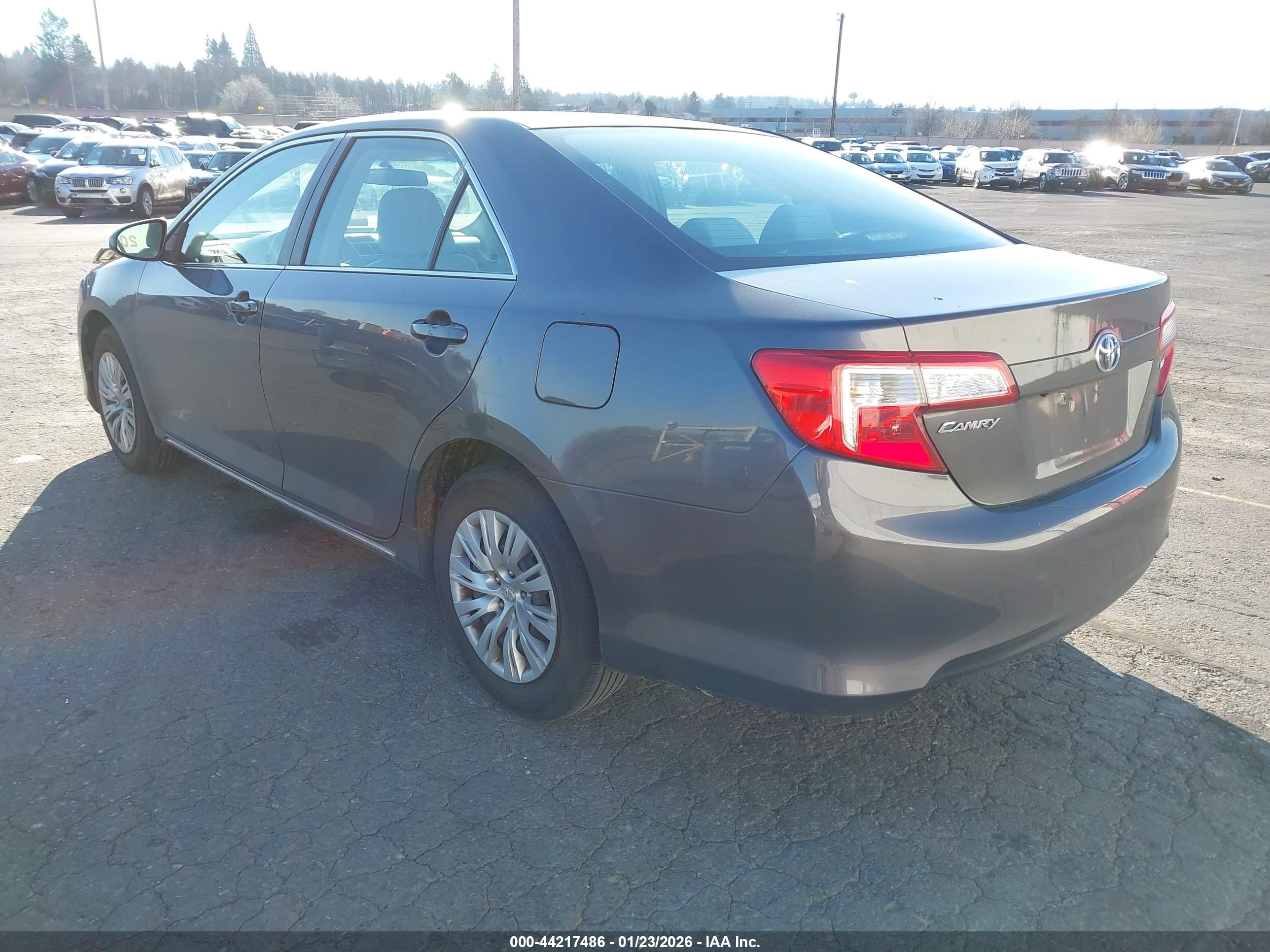 TOYOTA CAMRY image 3