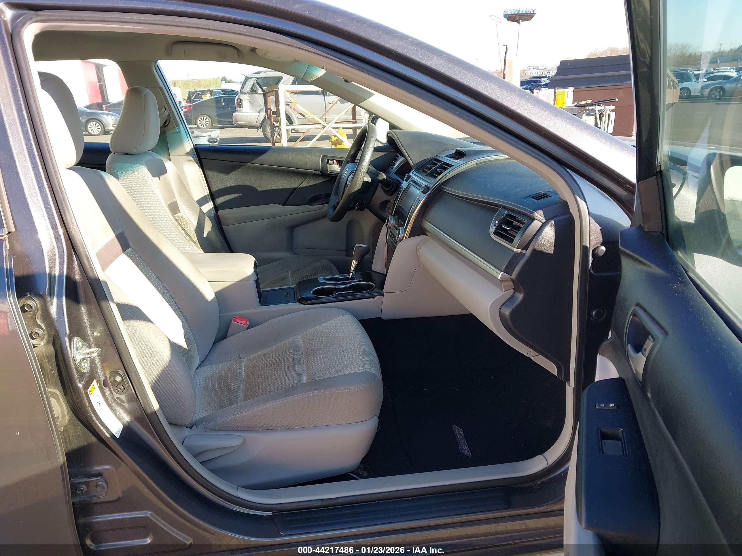 TOYOTA CAMRY image 5