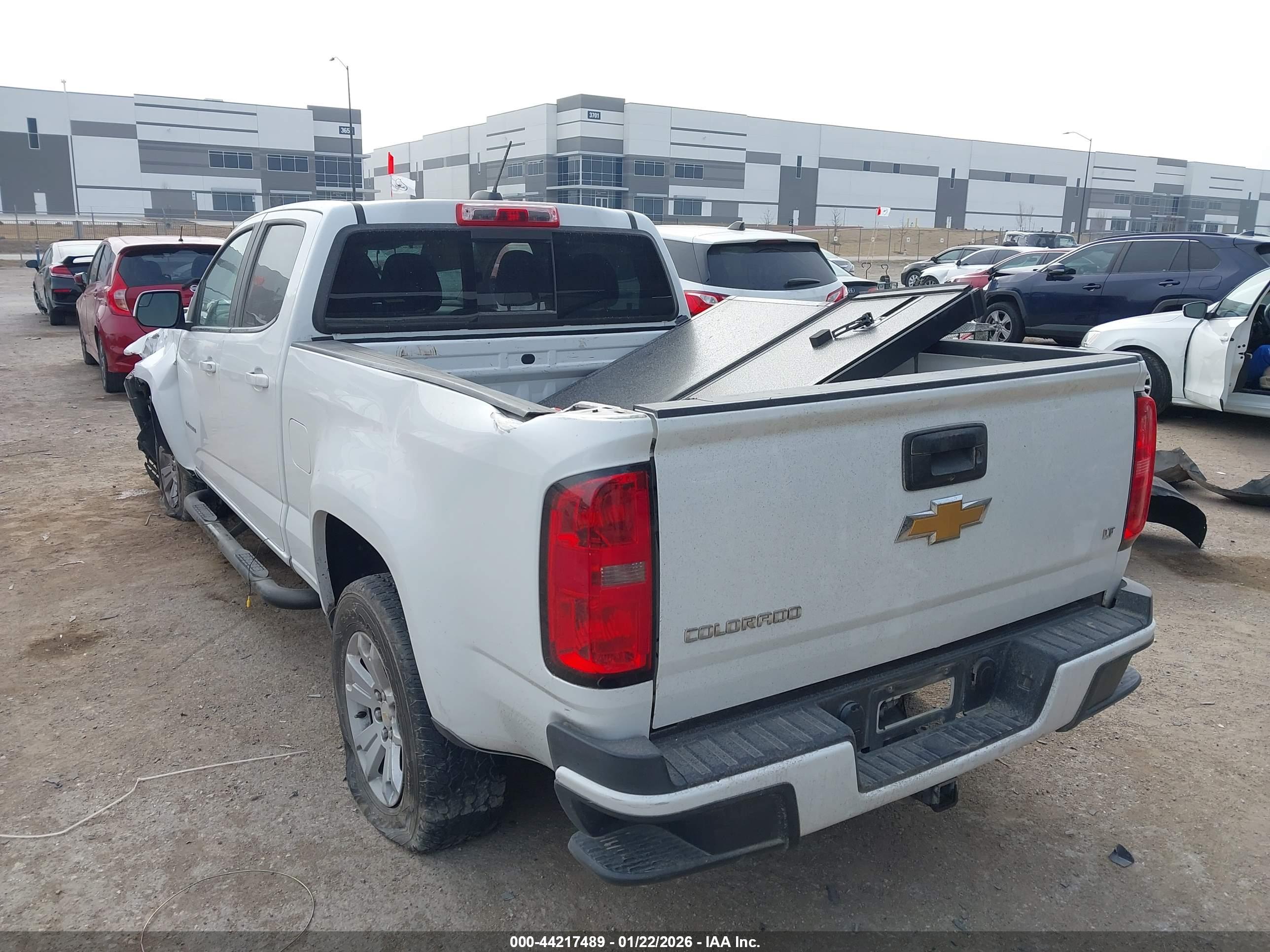 CHEVROLET COLORADO image 3