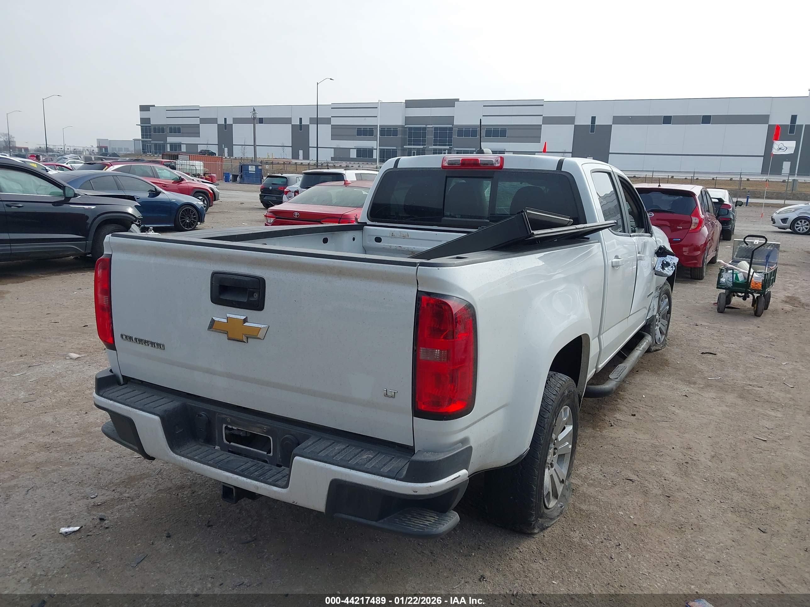 CHEVROLET COLORADO image 4