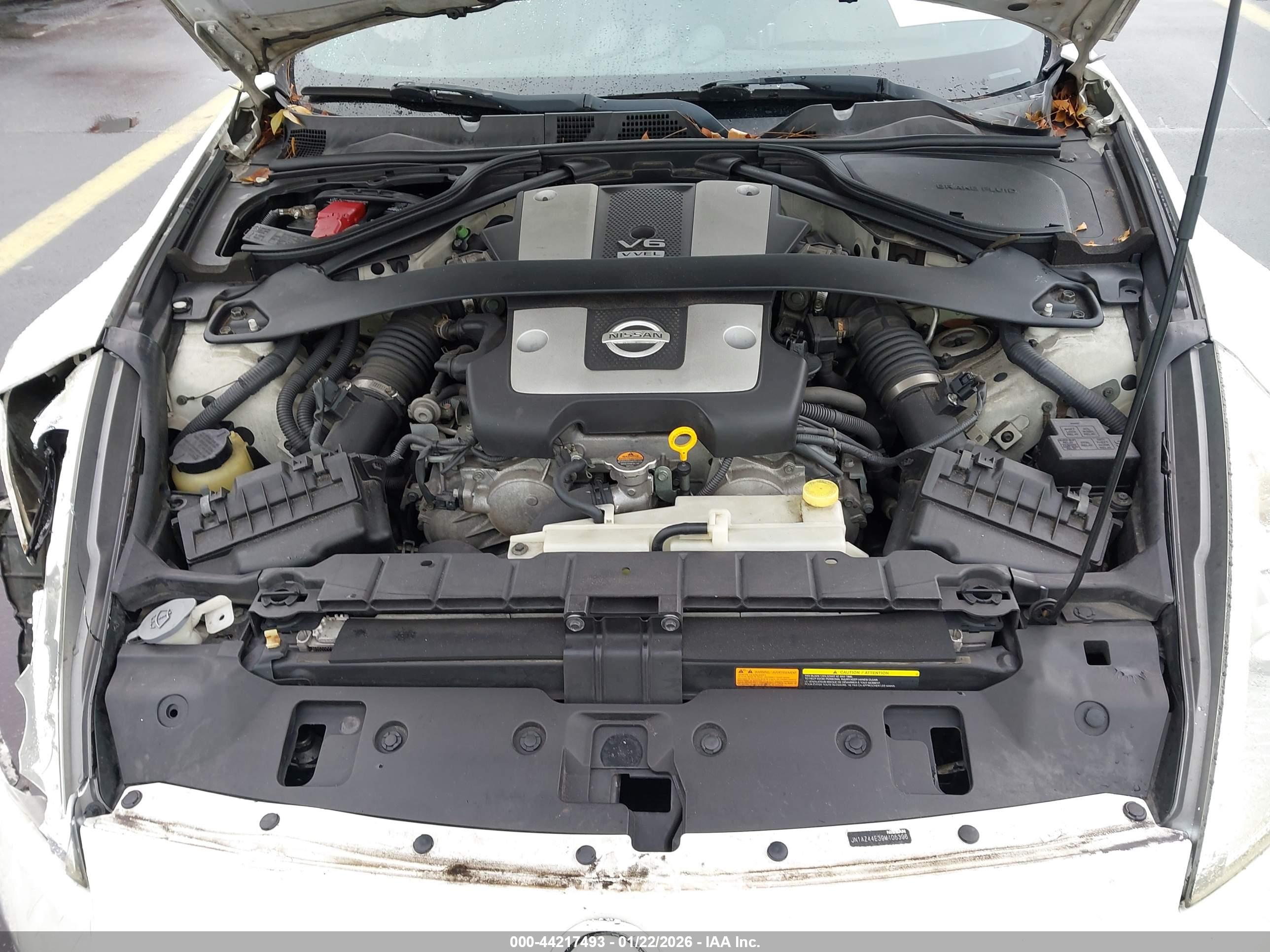NISSAN 370Z image 10
