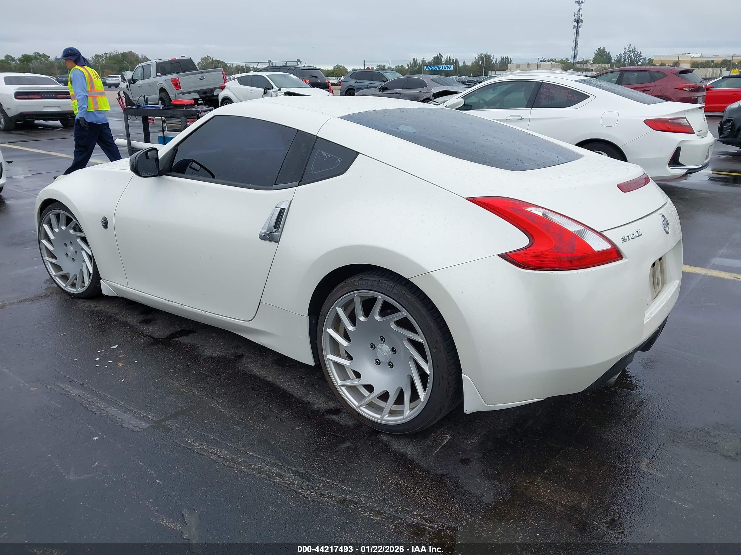 NISSAN 370Z image 3