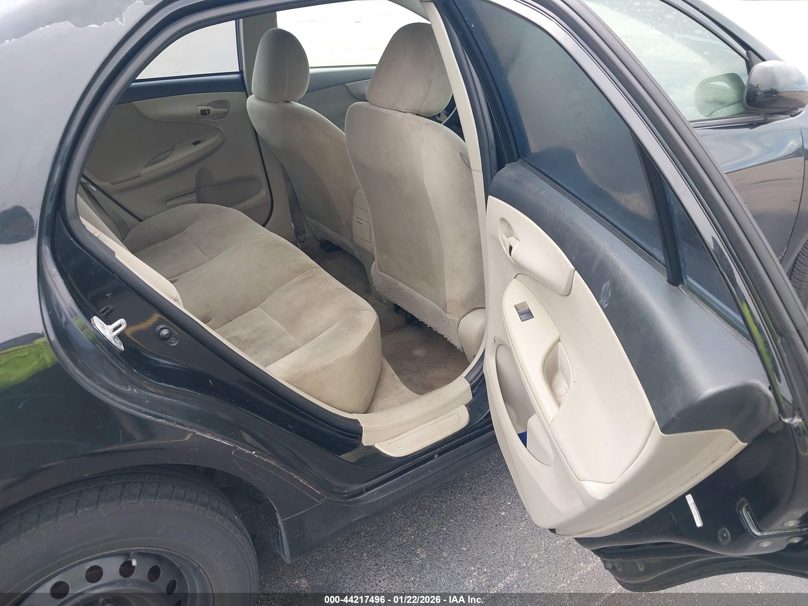 TOYOTA COROLLA image 8