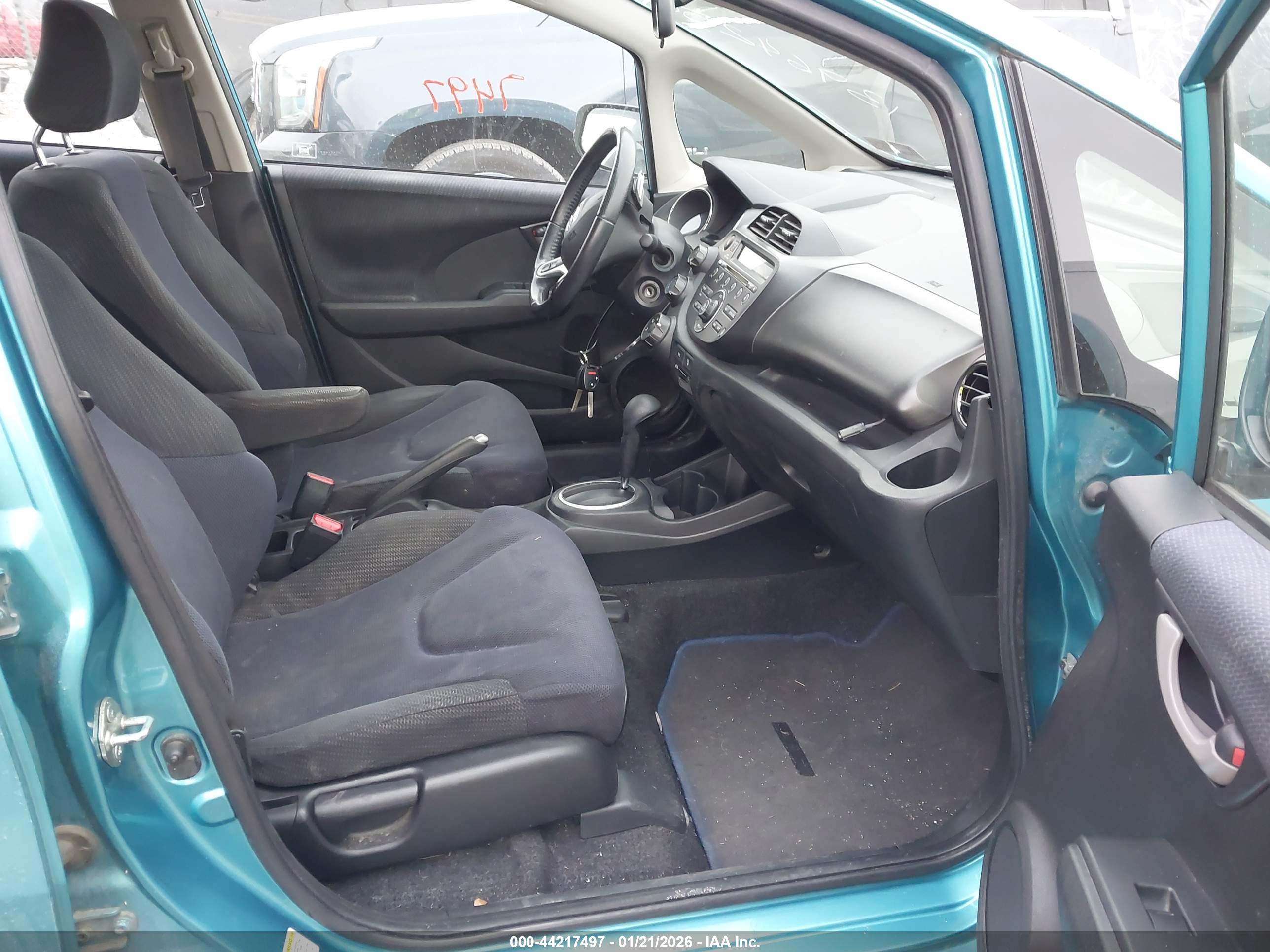 HONDA FIT image 5