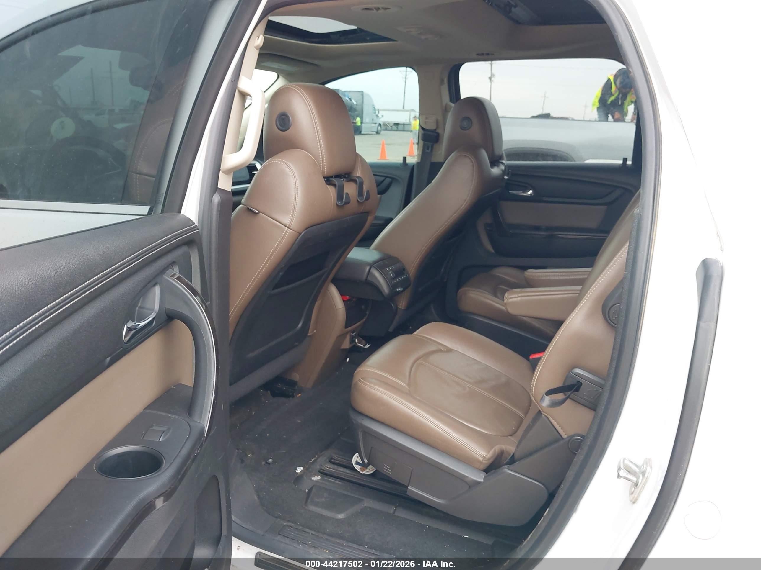 GMC ACADIA image 8