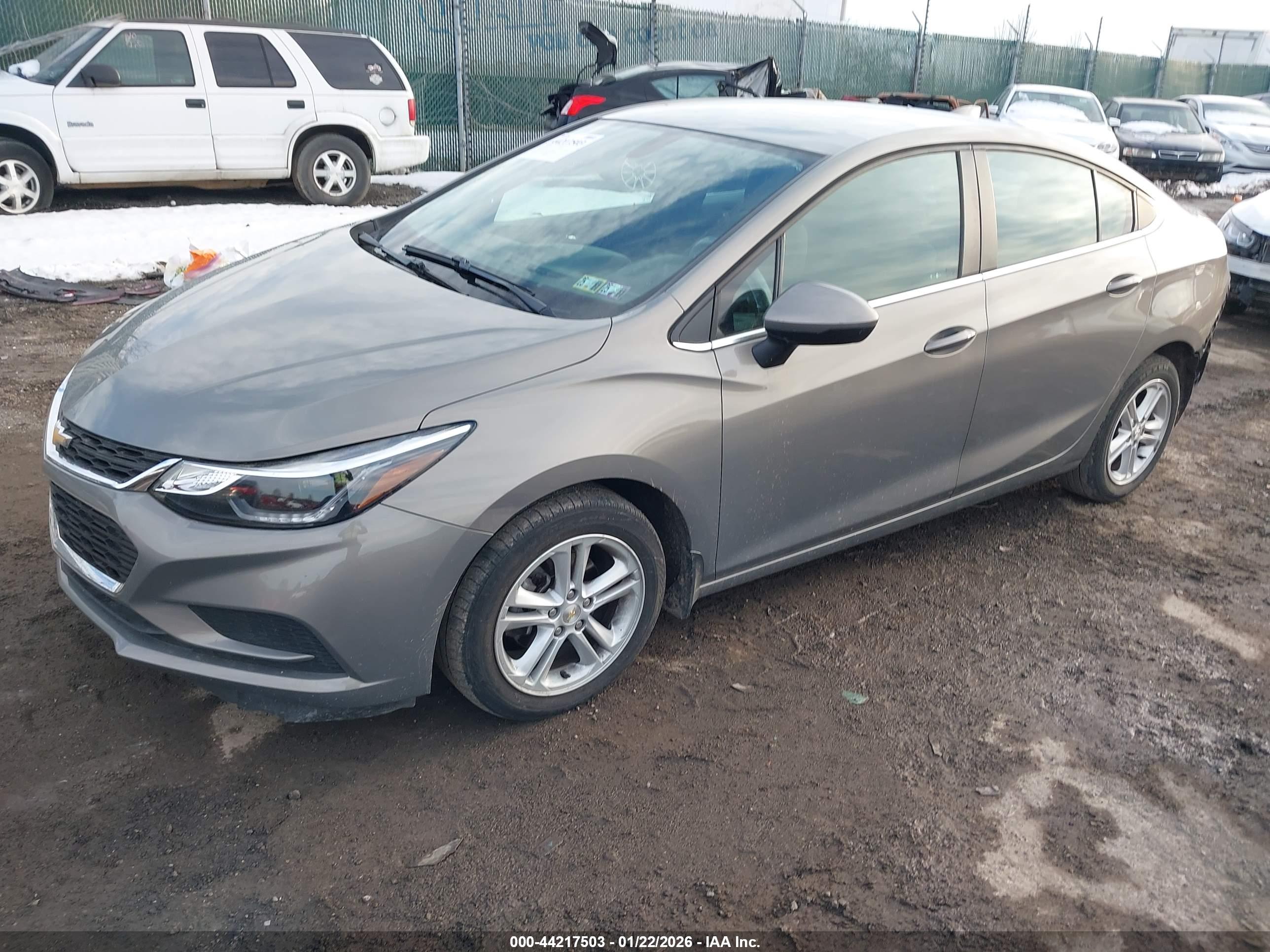 CHEVROLET CRUZE image 2