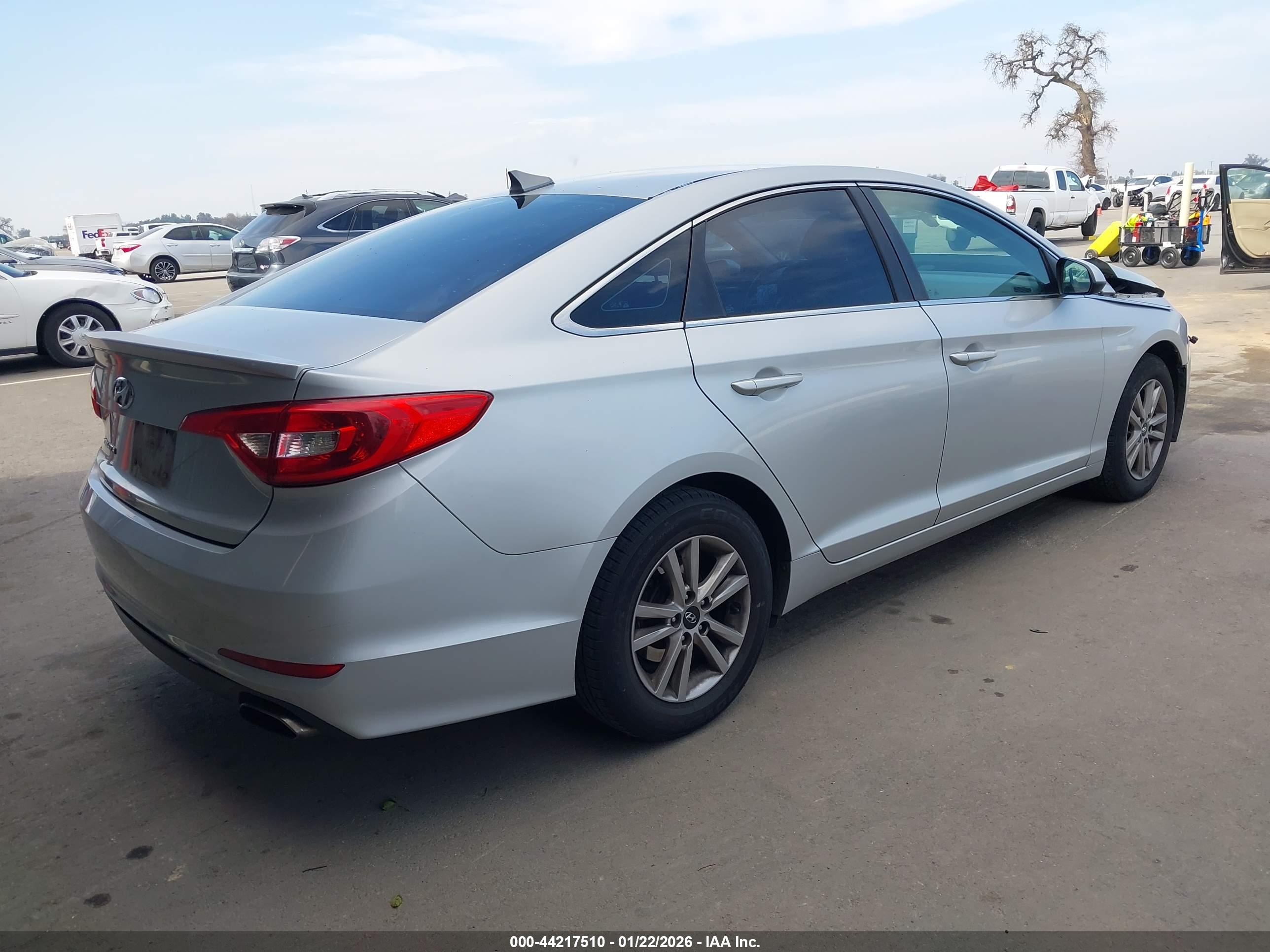 HYUNDAI SONATA image 4