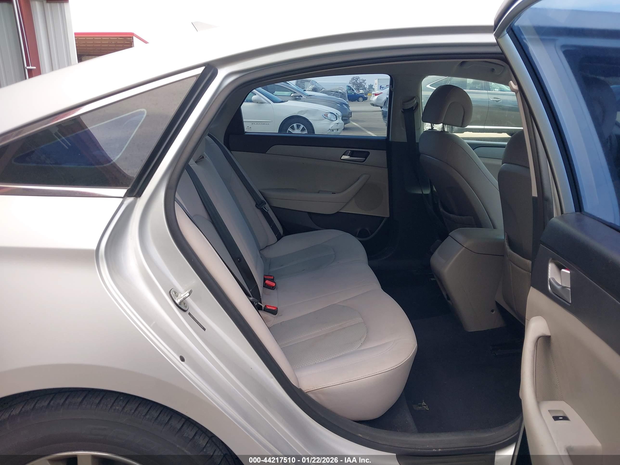 HYUNDAI SONATA image 8
