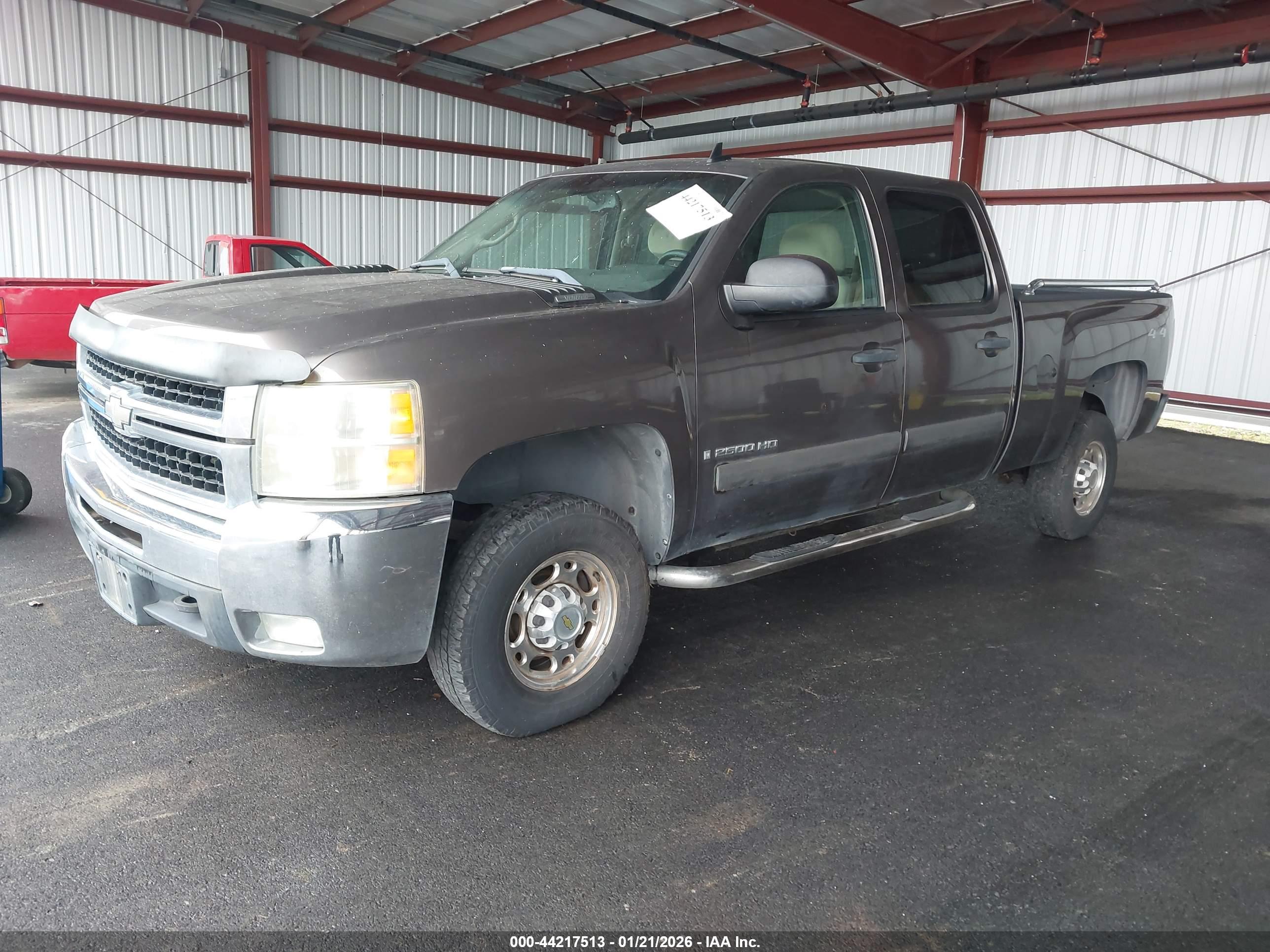CHEVROLET SILVERADO image 2