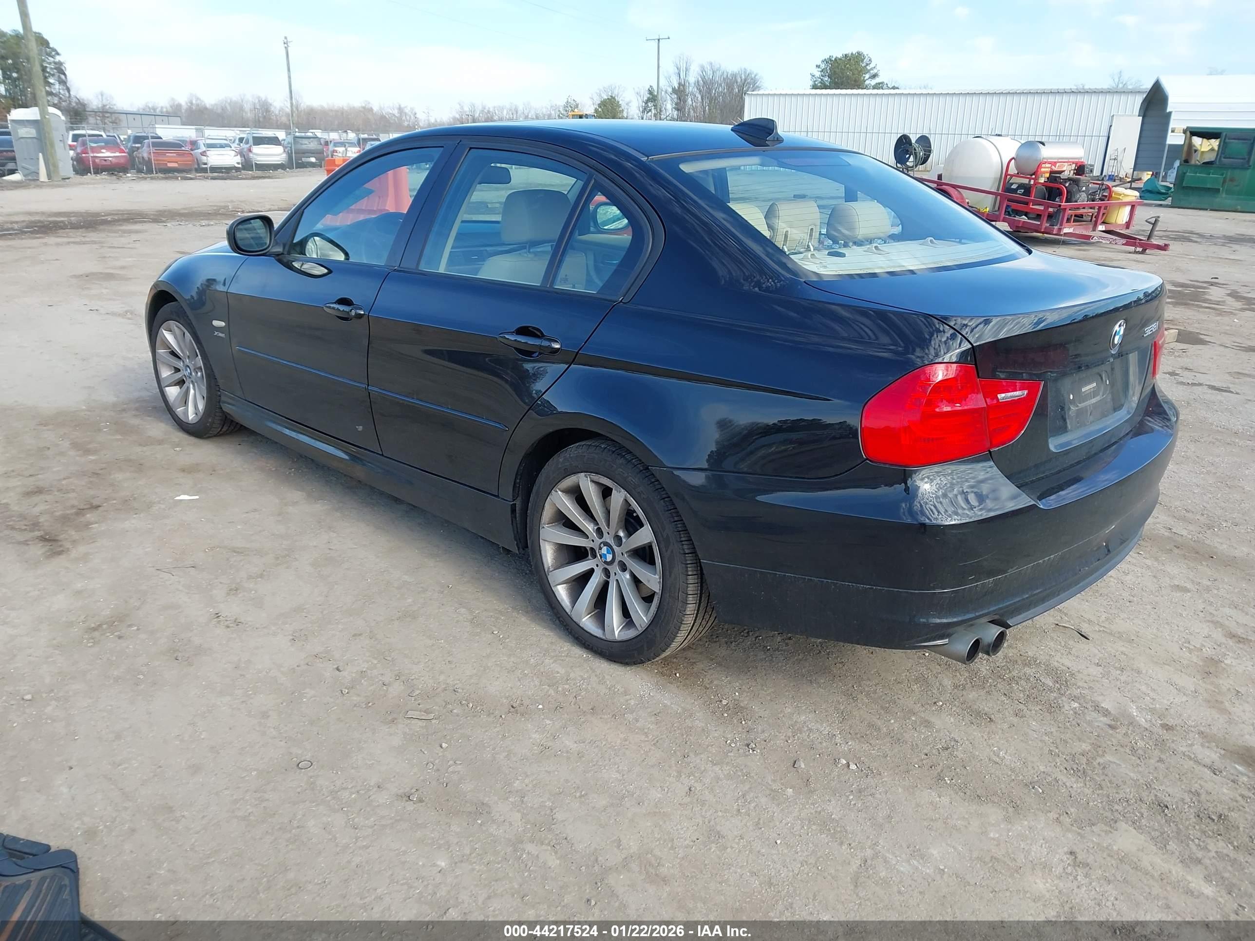 BMW 328I image 3