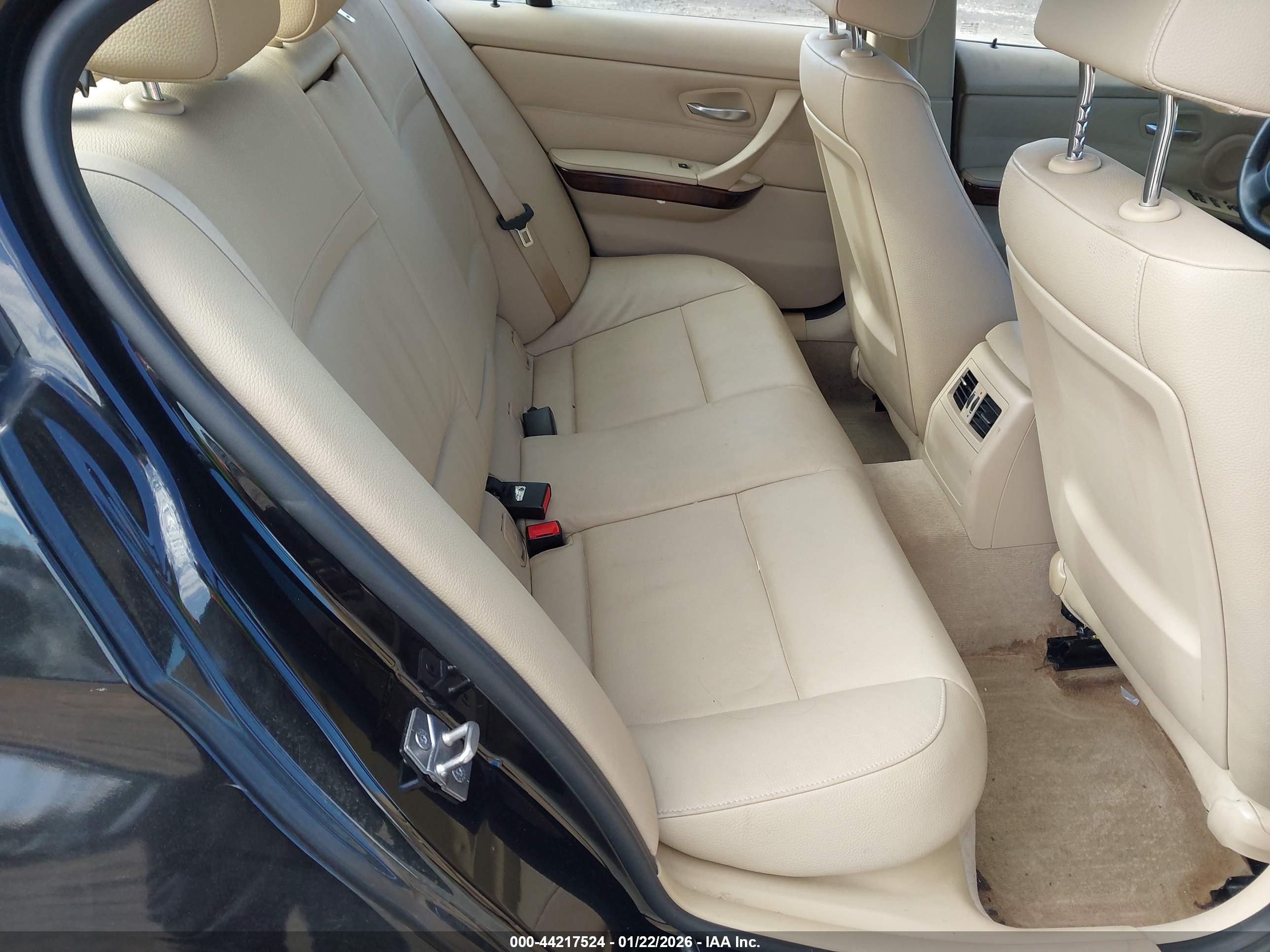 BMW 328I image 8