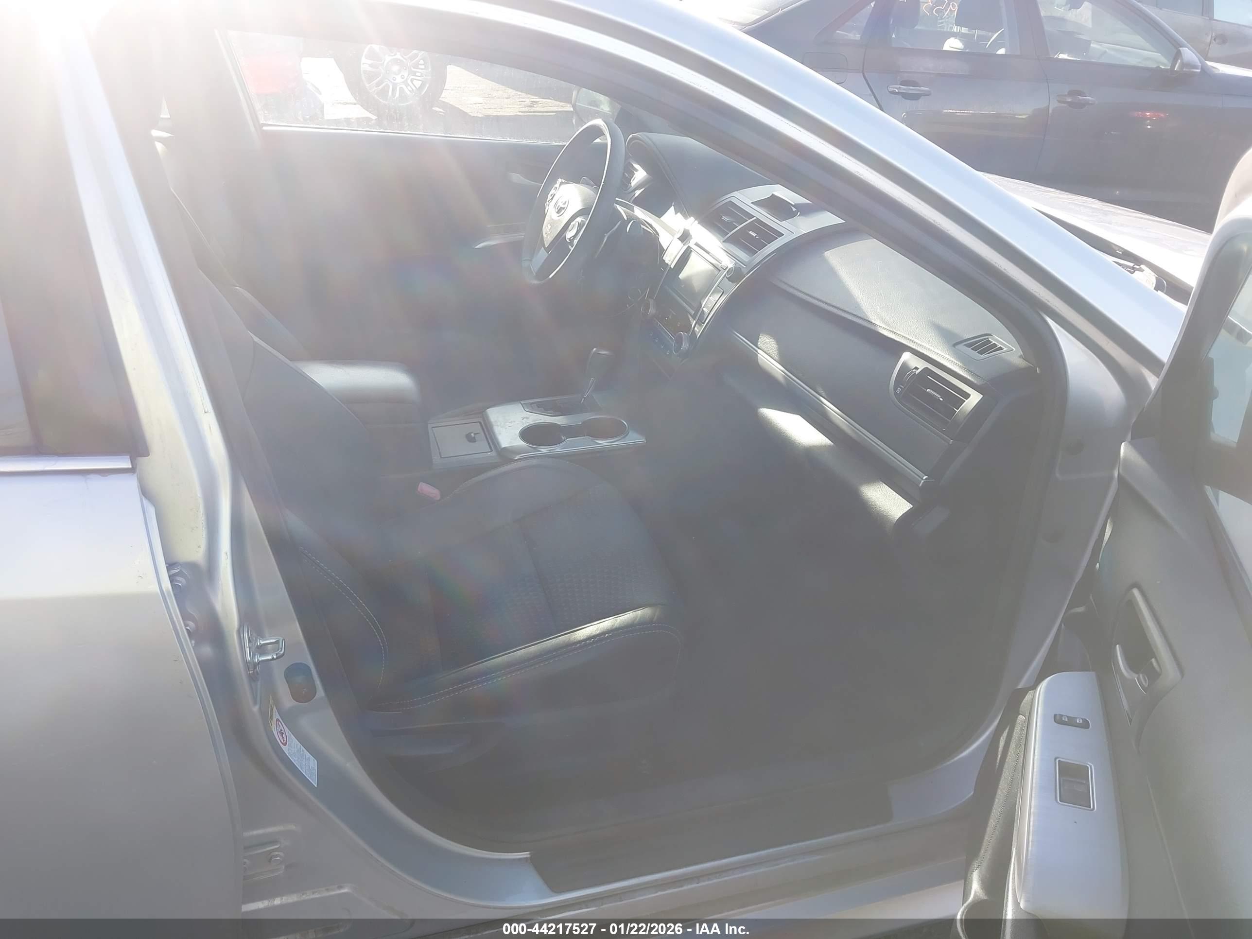 TOYOTA CAMRY image 5