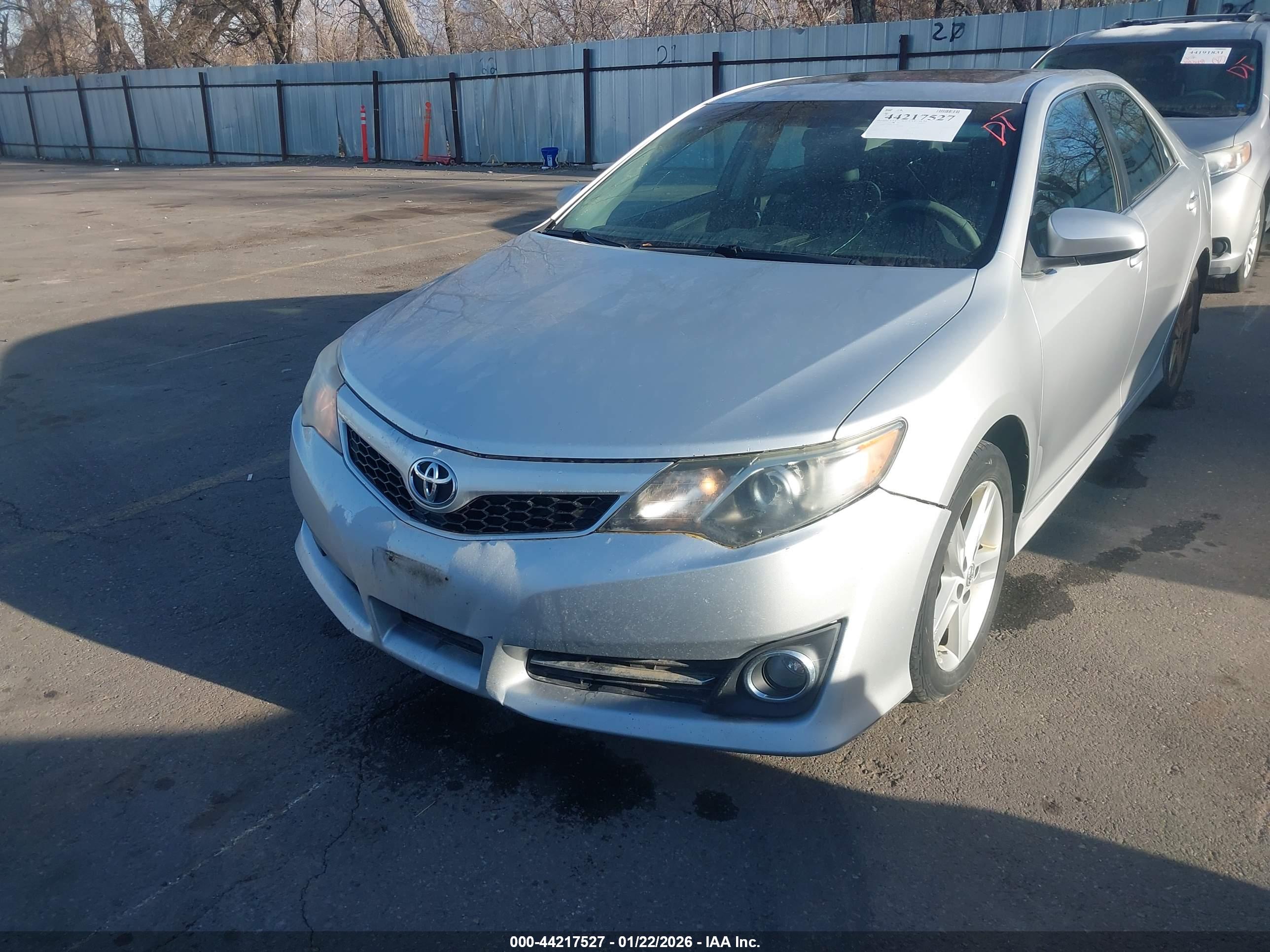 TOYOTA CAMRY image 6