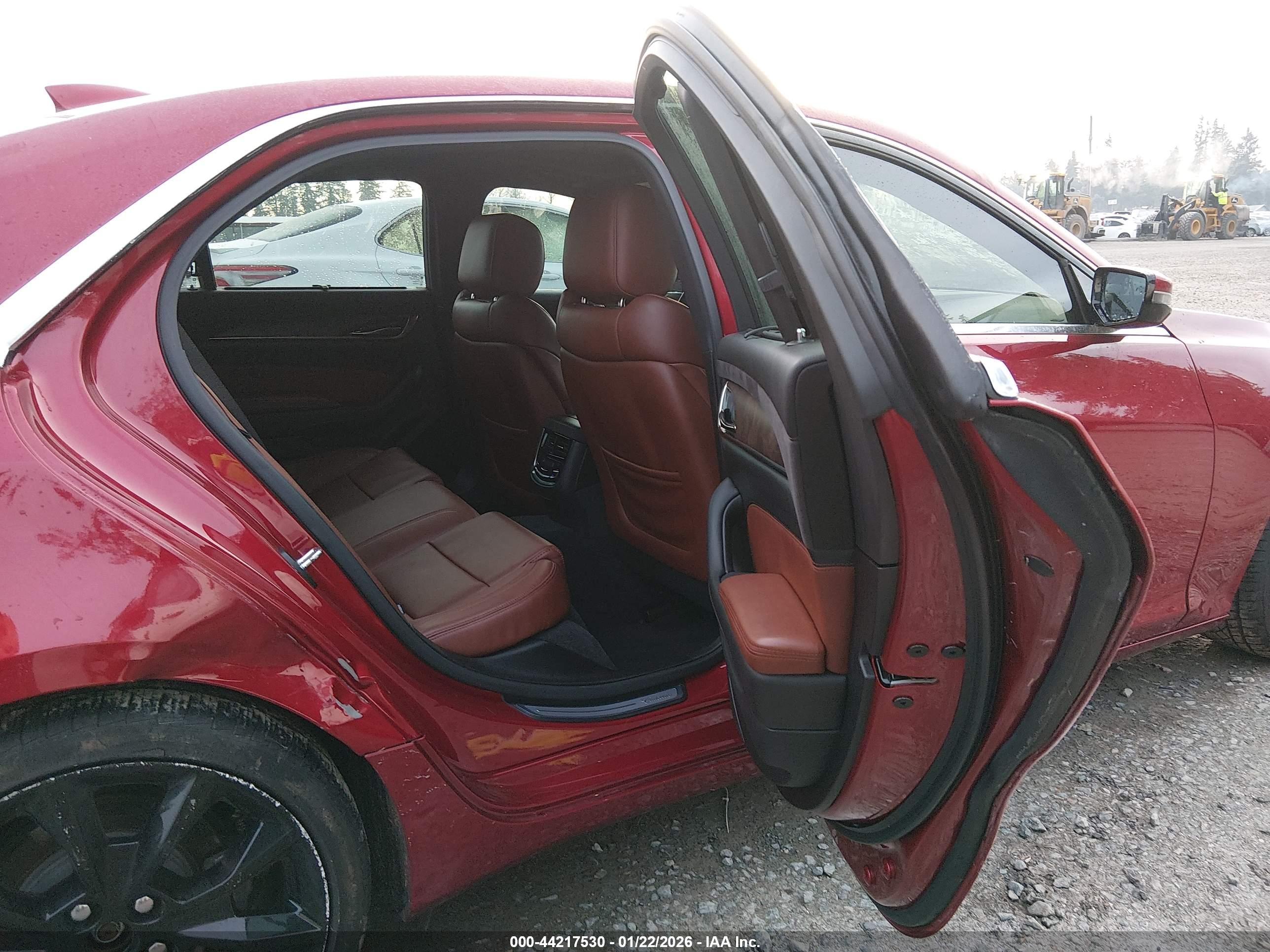 CADILLAC CTS image 8