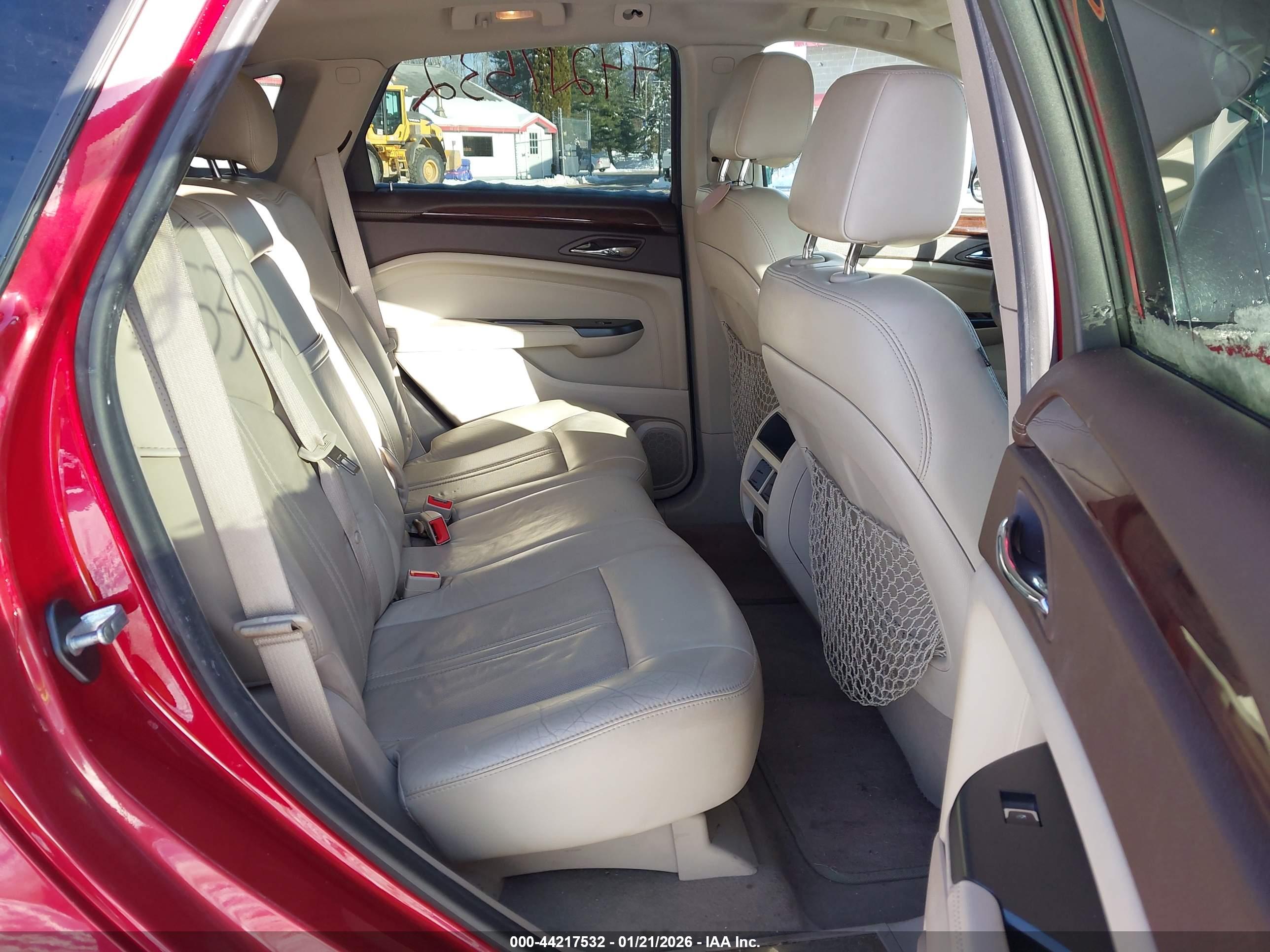 CADILLAC SRX image 8