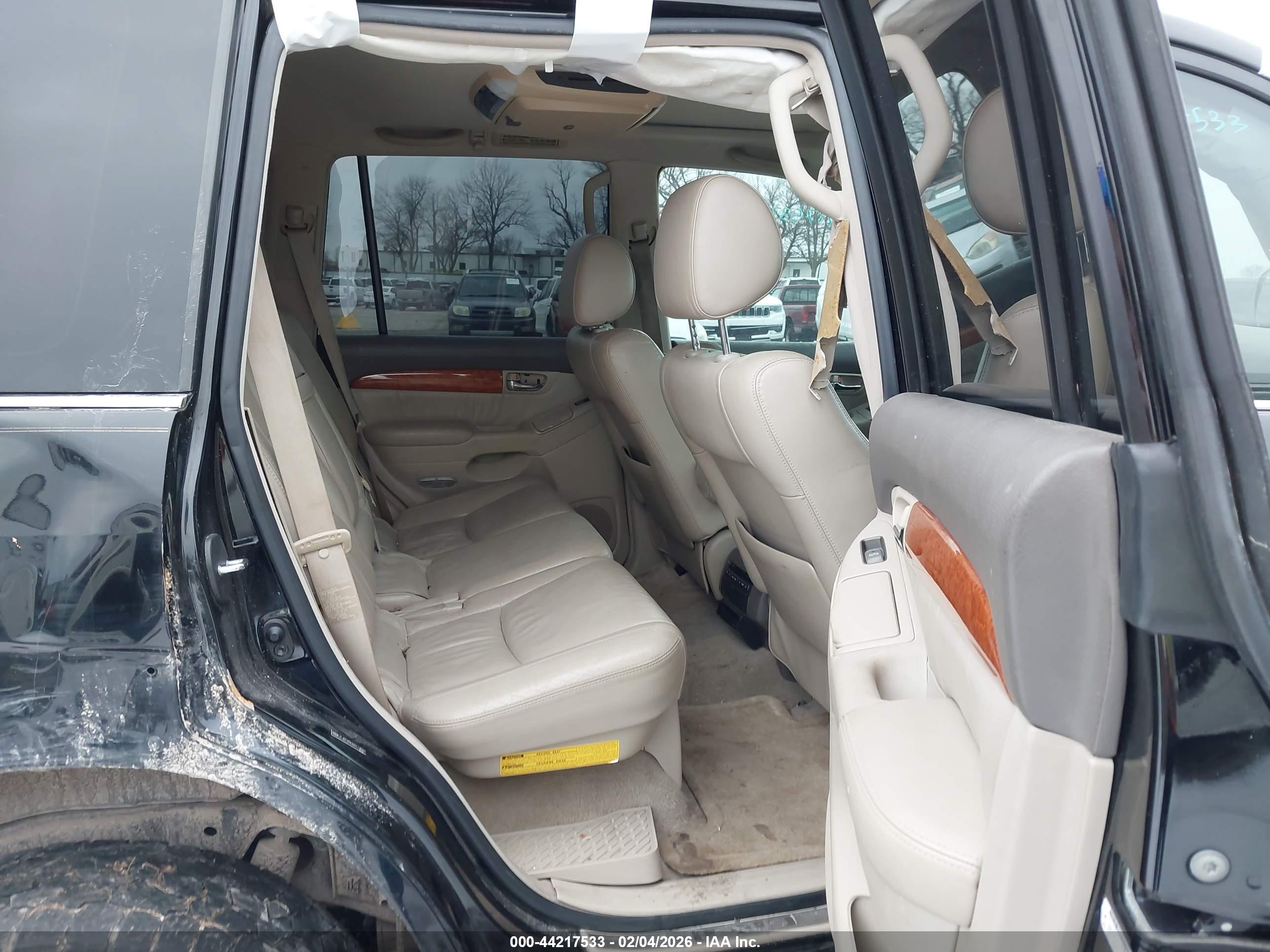 LEXUS GX image 8
