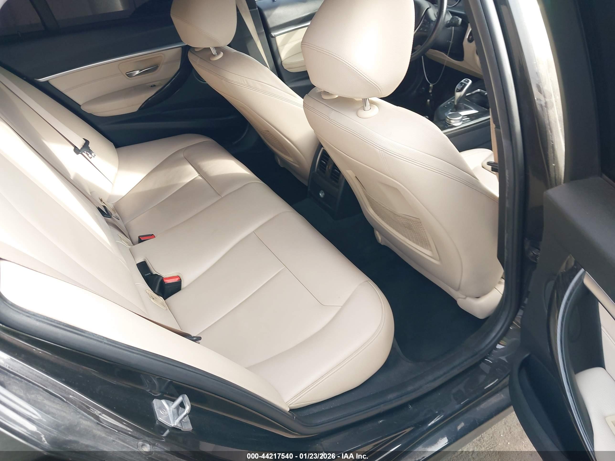 BMW 330I image 8