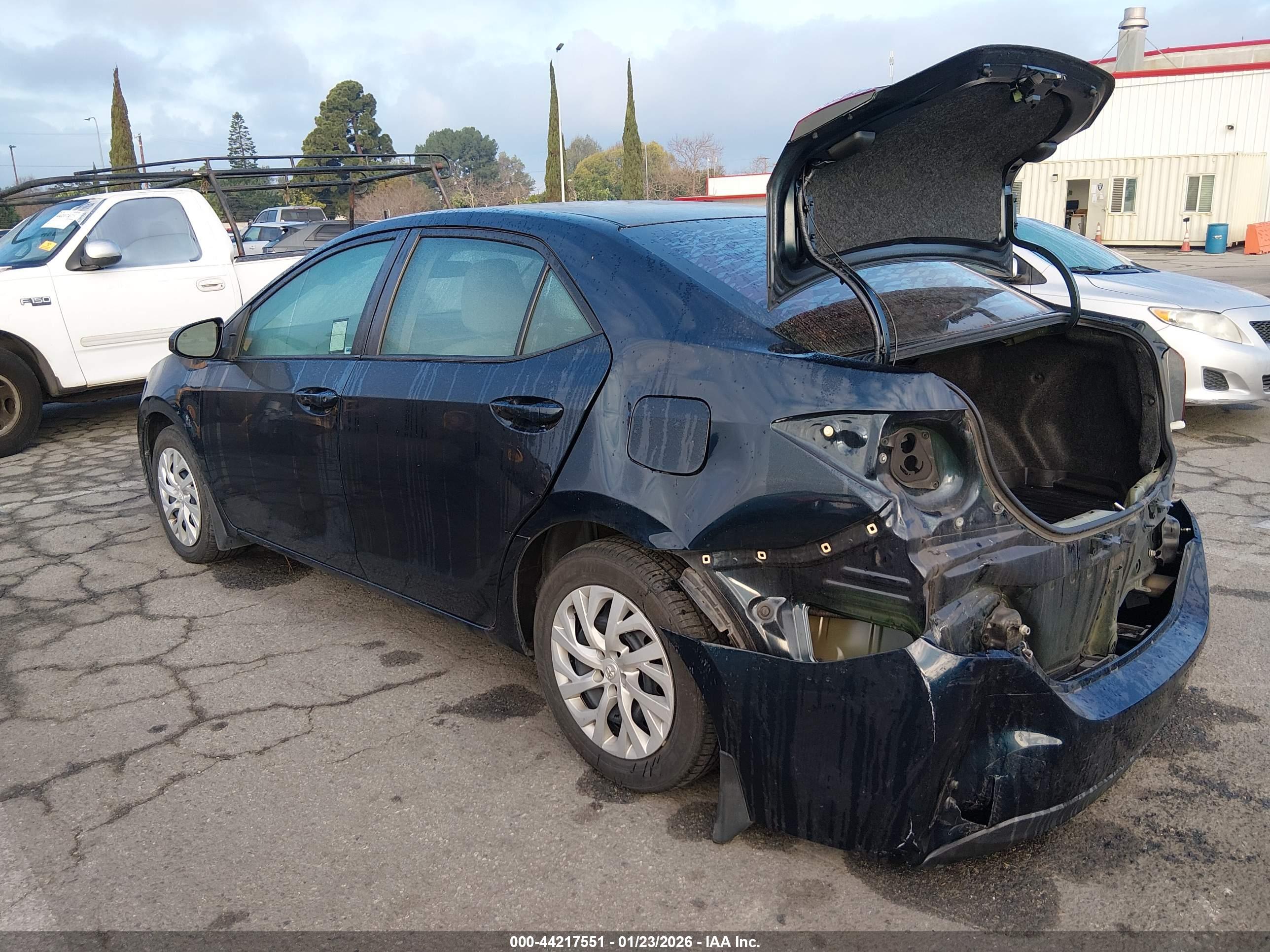 TOYOTA COROLLA image 3