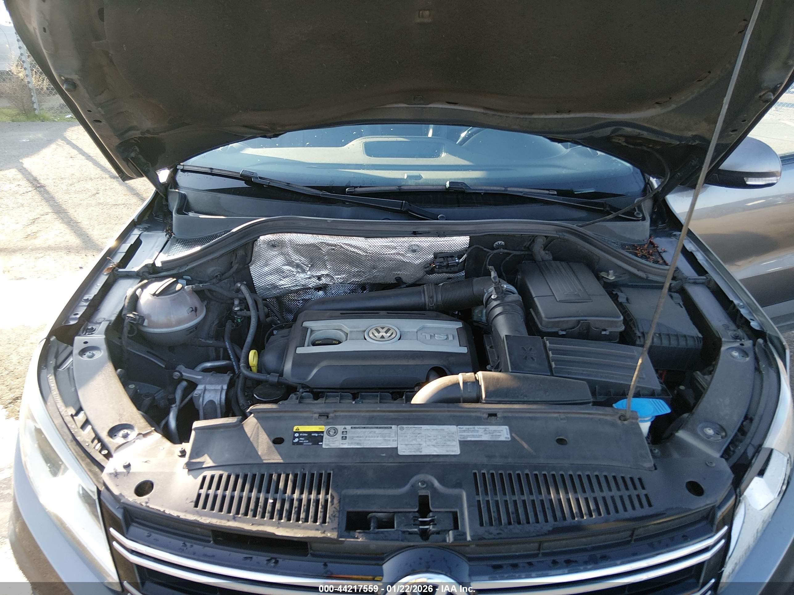 VOLKSWAGEN TIGUAN image 10