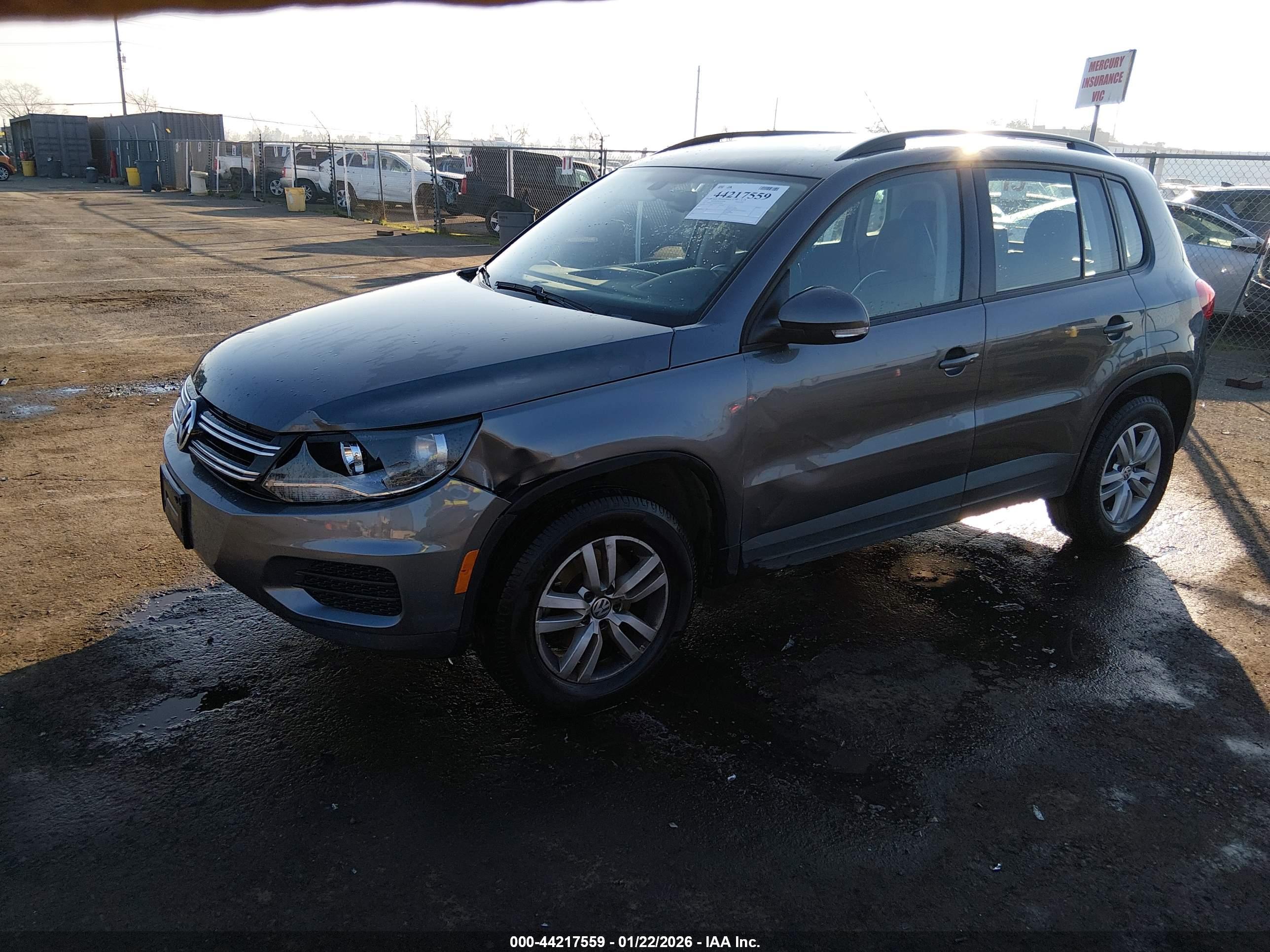 VOLKSWAGEN TIGUAN image 2