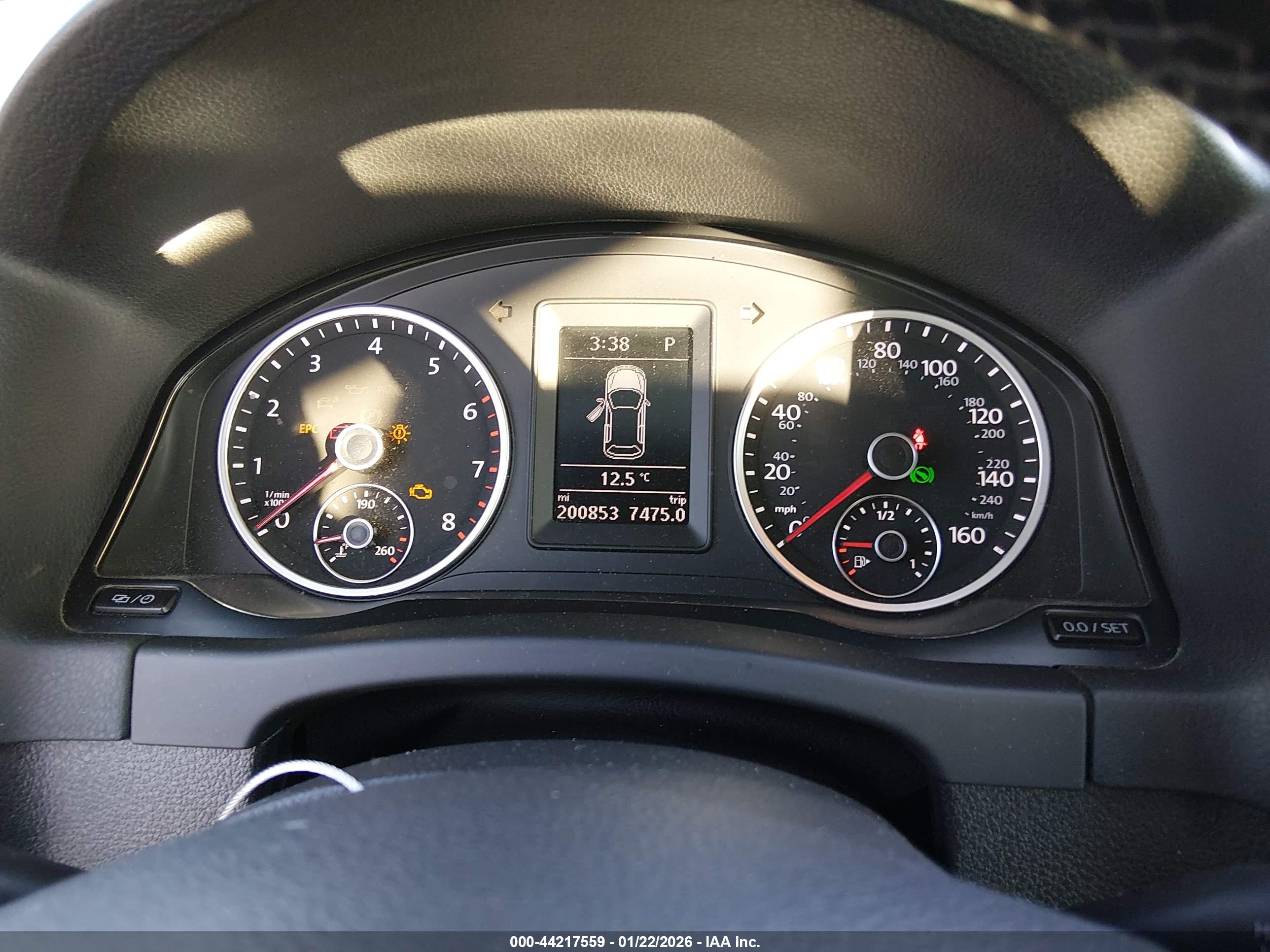 VOLKSWAGEN TIGUAN image 7