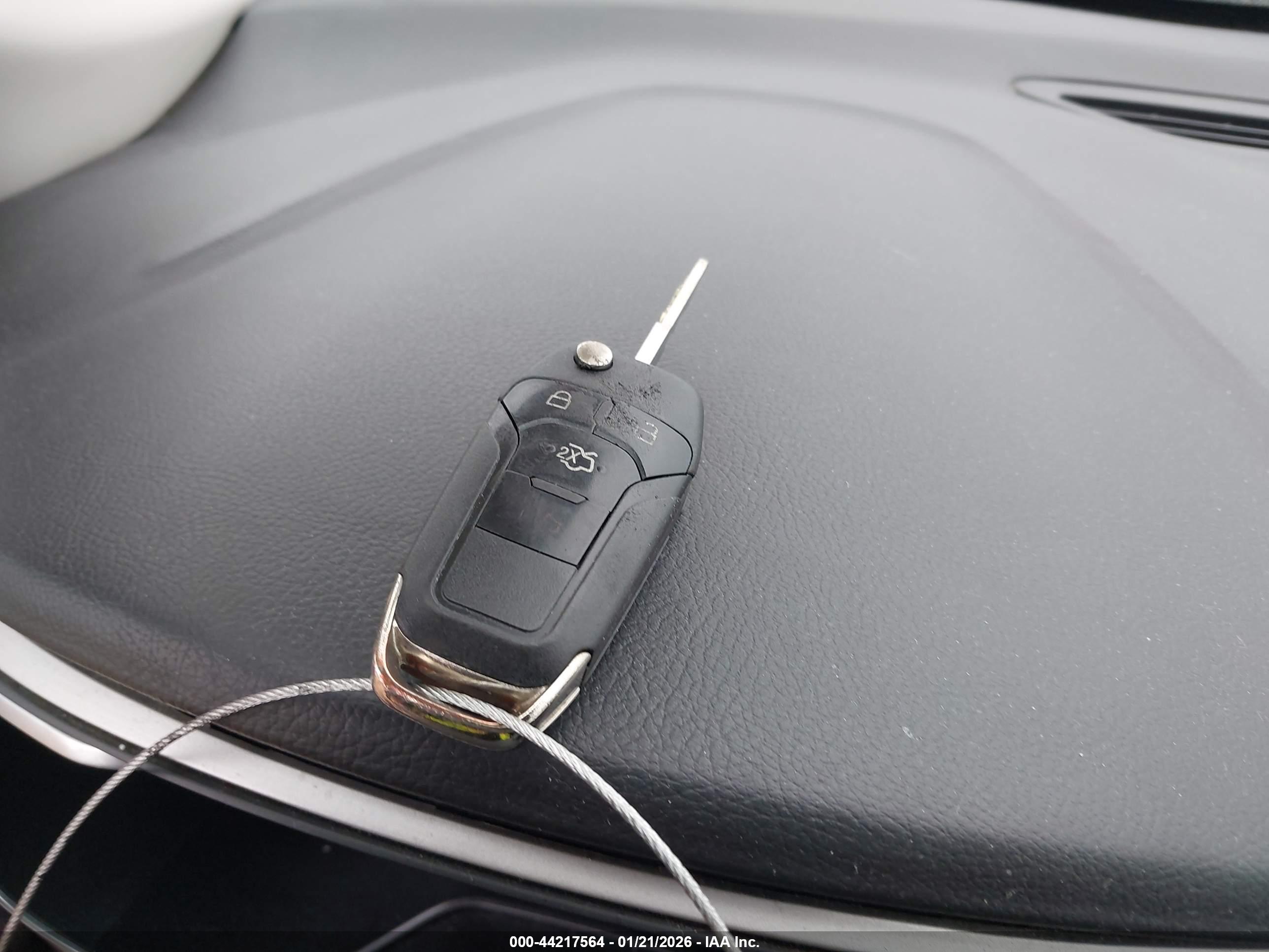 FORD FUSION image 11