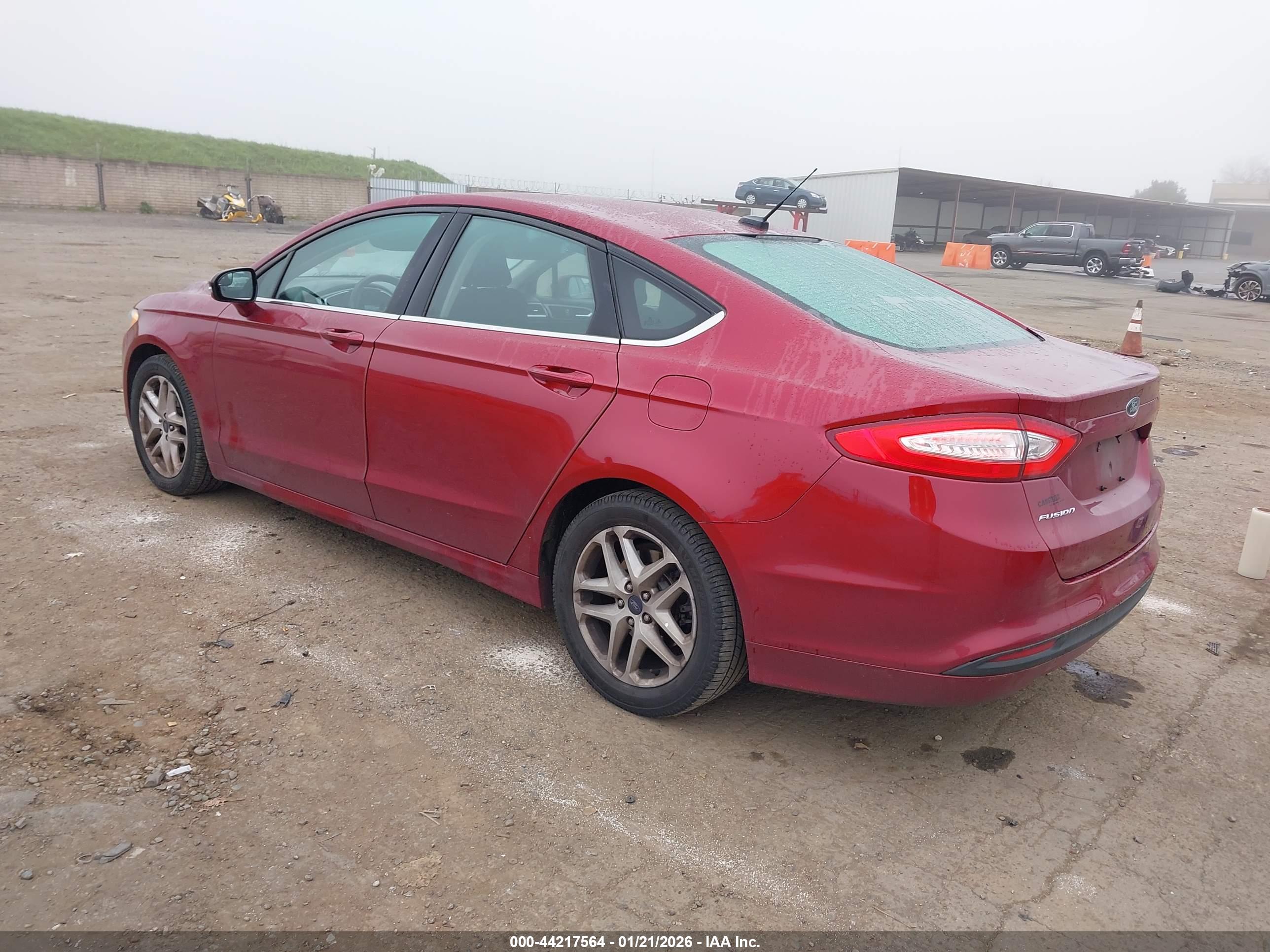 FORD FUSION image 3