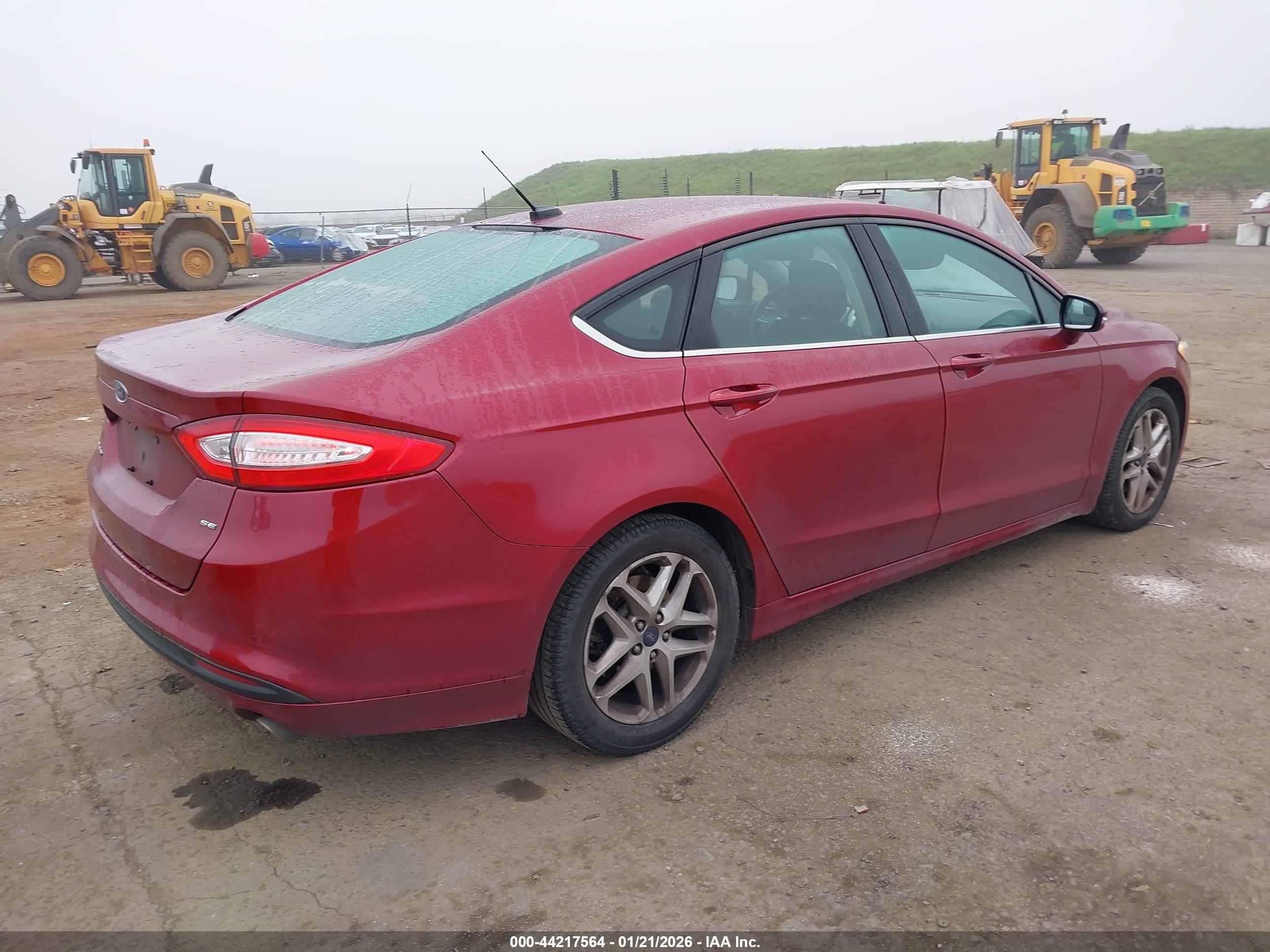 FORD FUSION image 4