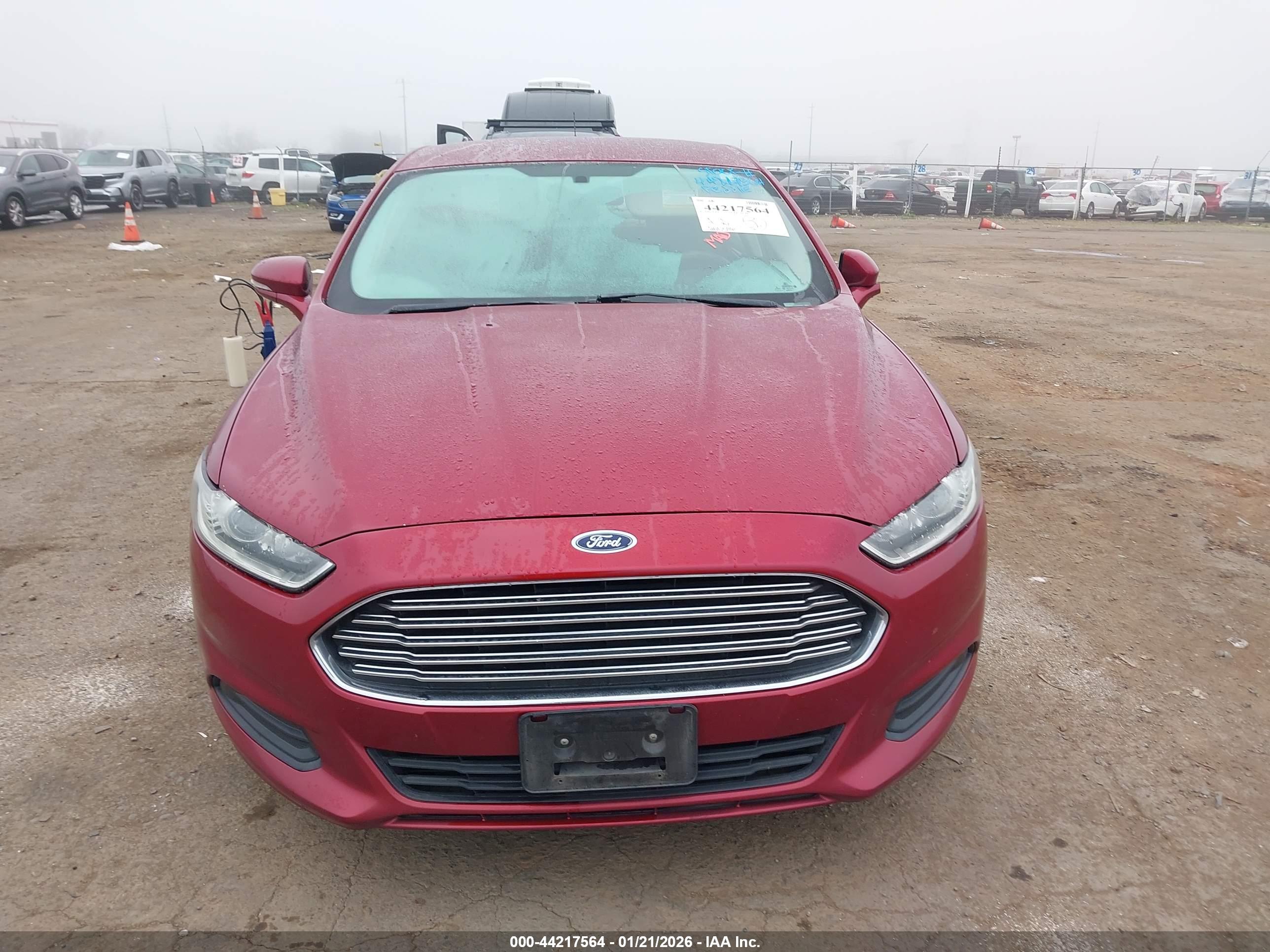 FORD FUSION image 6