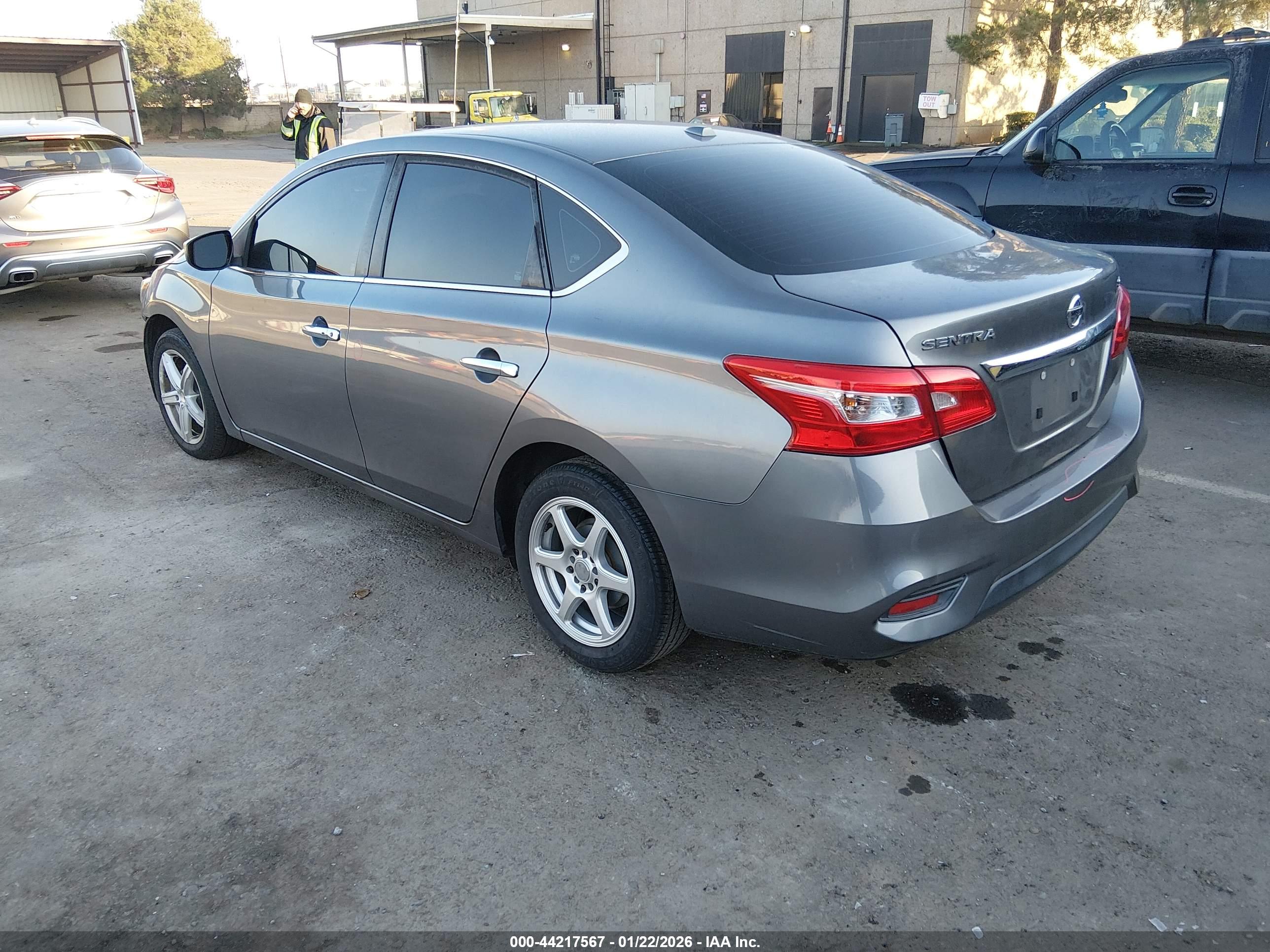 NISSAN SENTRA image 3