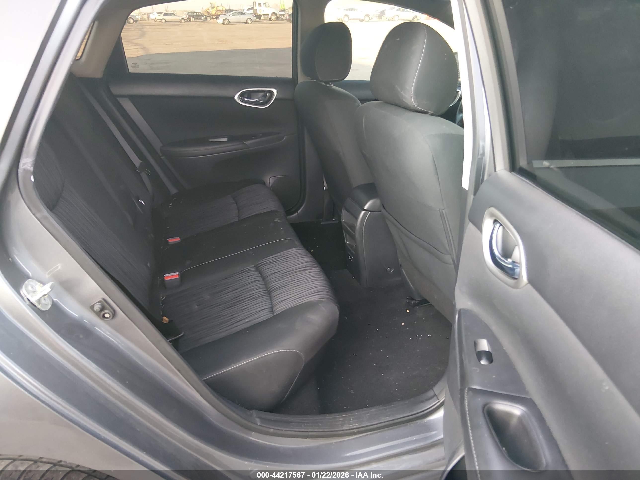 NISSAN SENTRA image 8