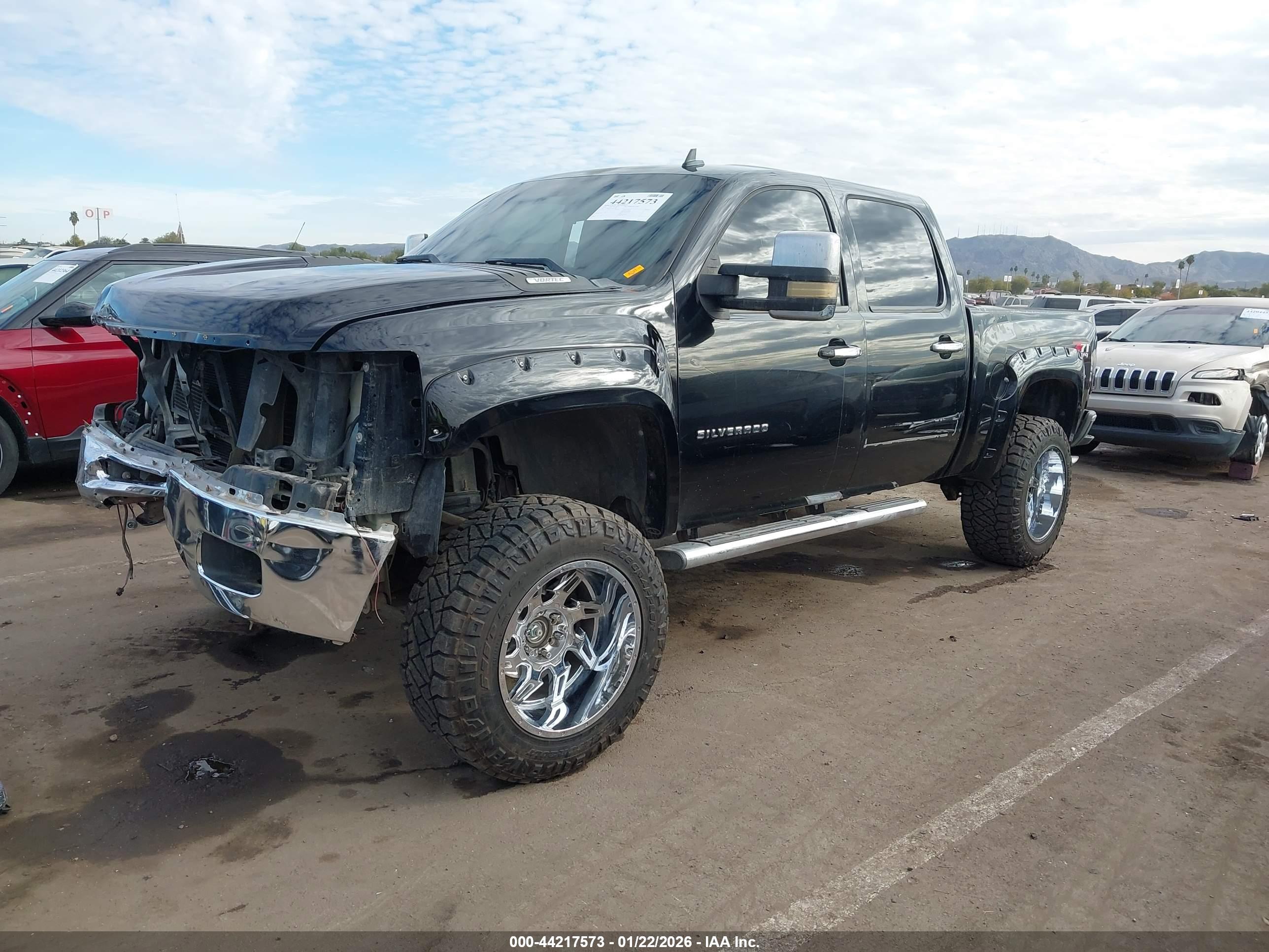 CHEVROLET SILVERADO image 2
