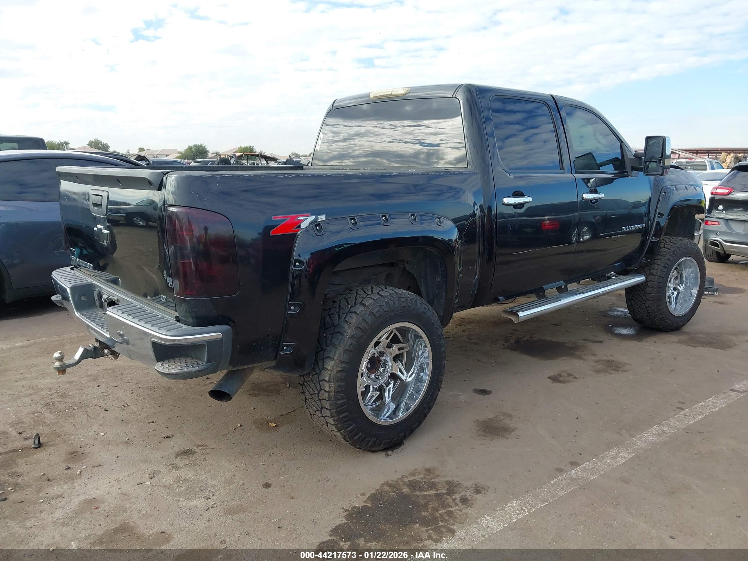 CHEVROLET SILVERADO image 4
