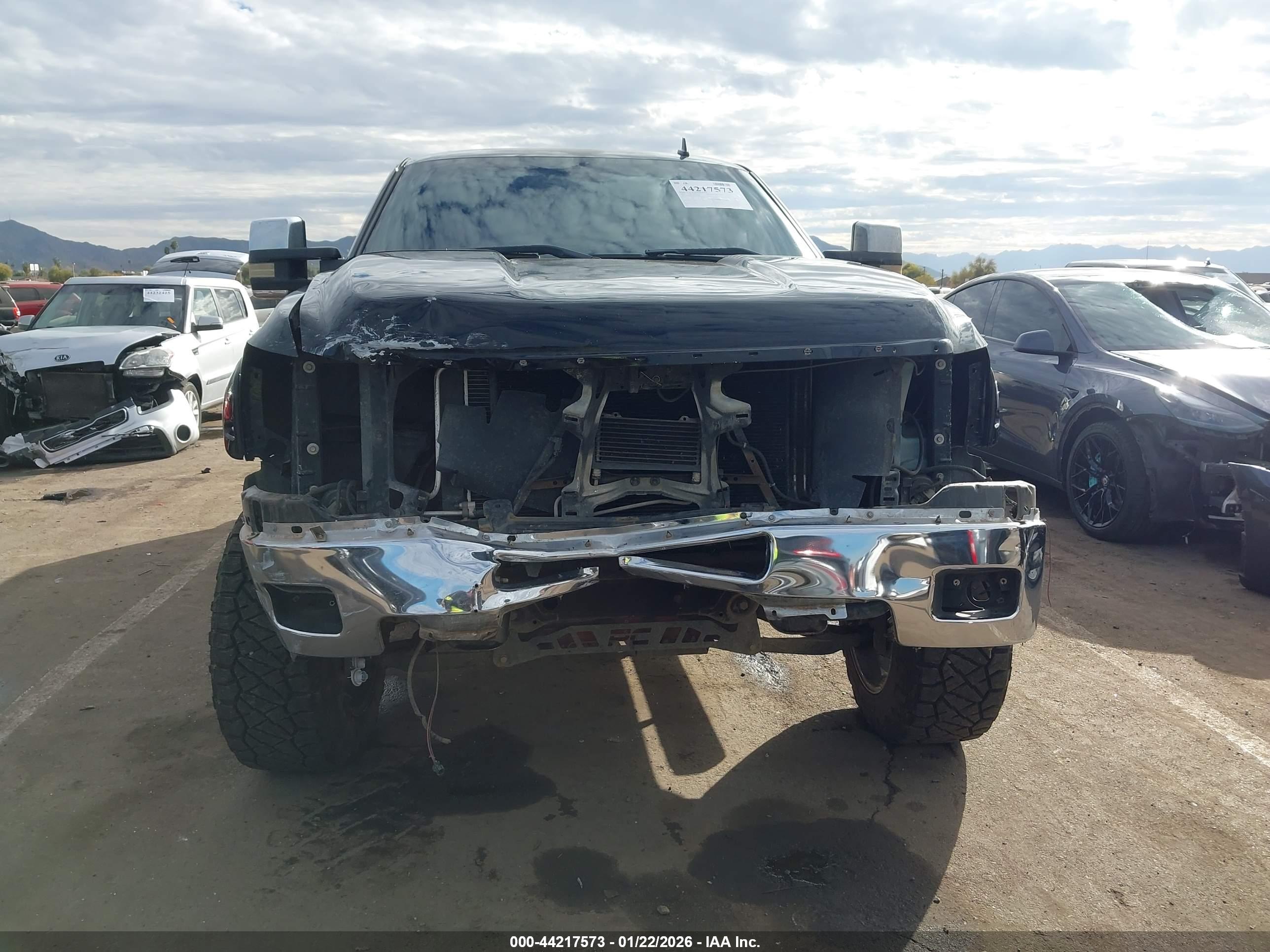 CHEVROLET SILVERADO image 6