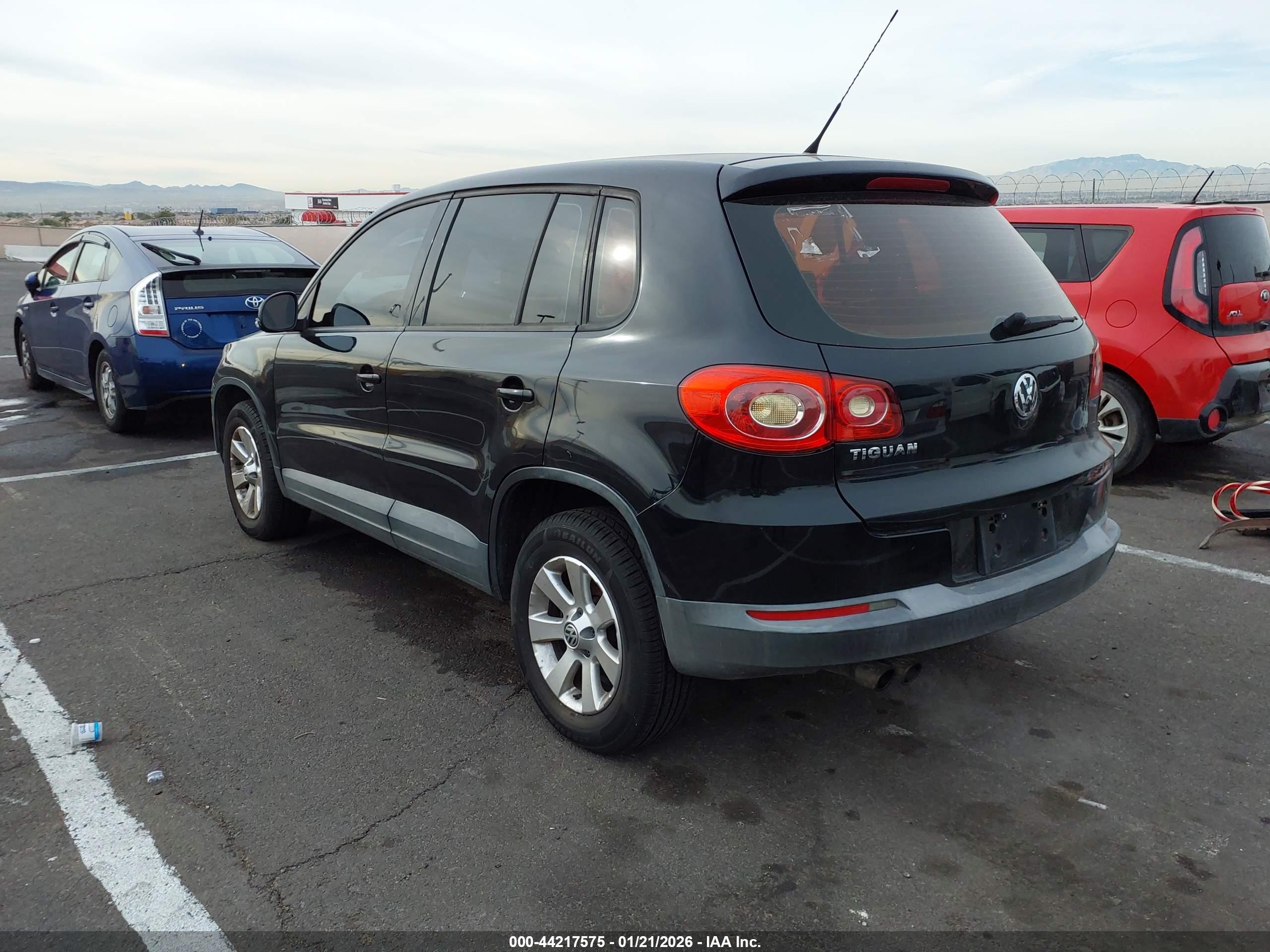 VOLKSWAGEN TIGUAN image 3