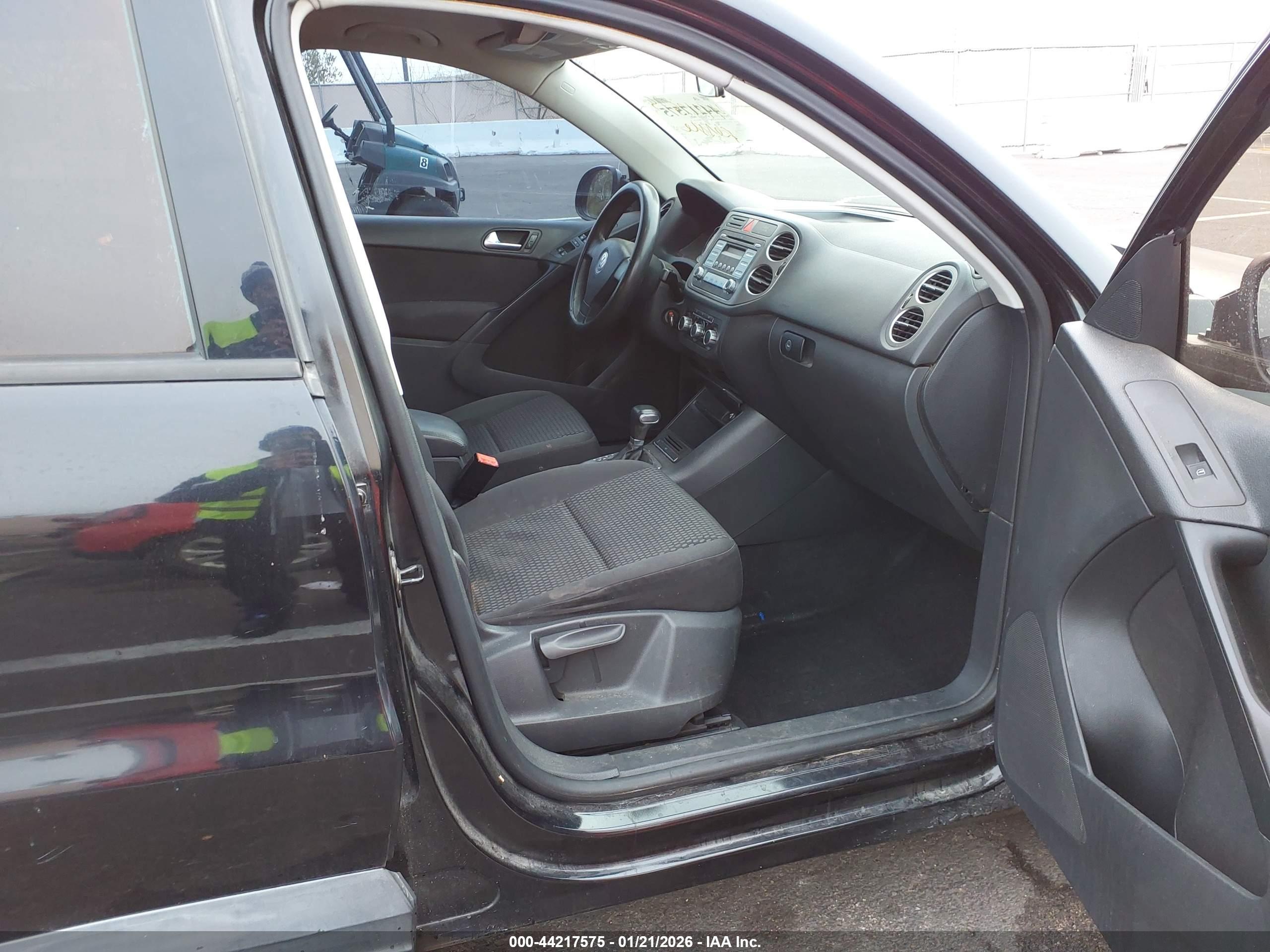 VOLKSWAGEN TIGUAN image 5