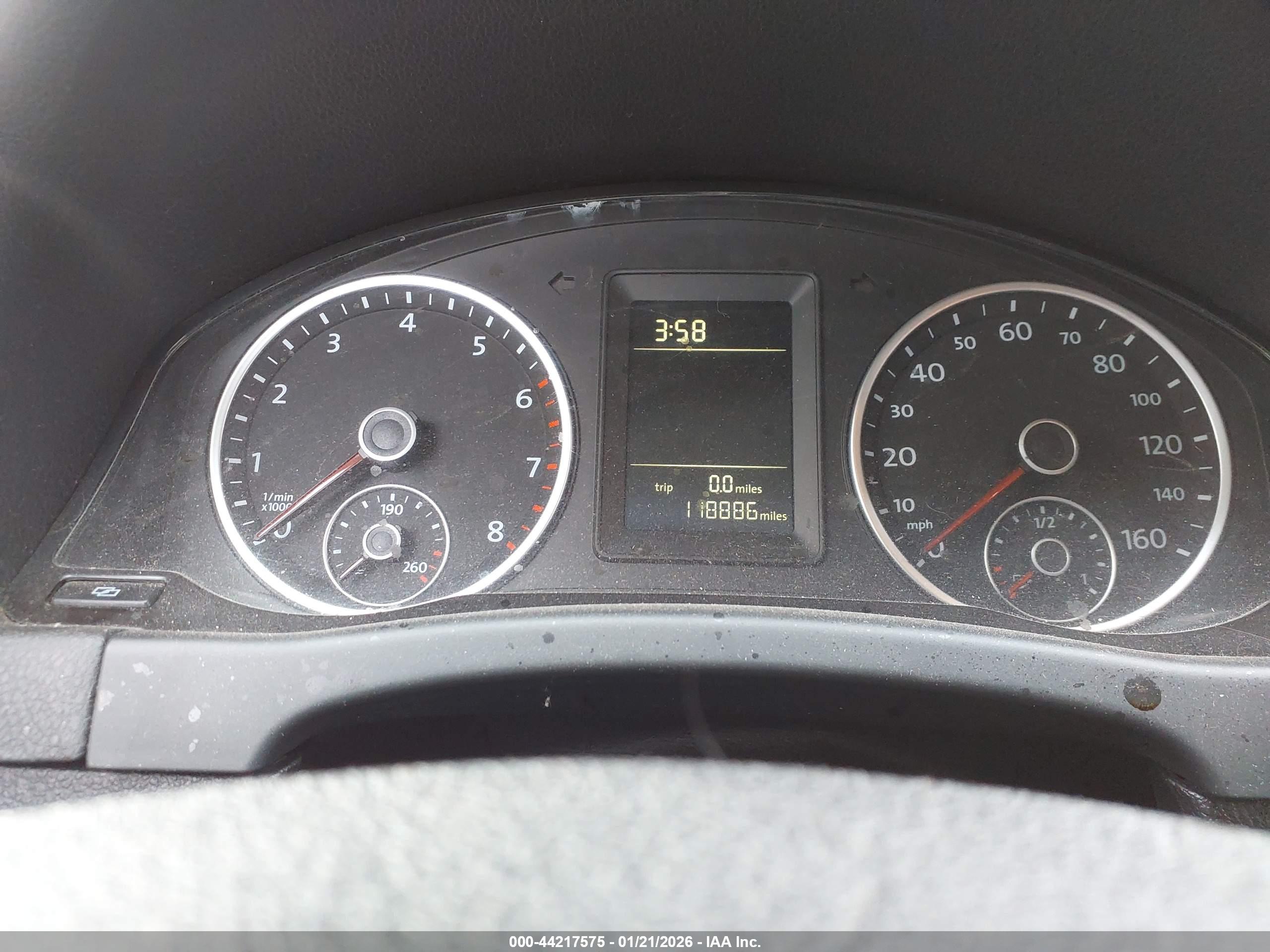 VOLKSWAGEN TIGUAN image 7
