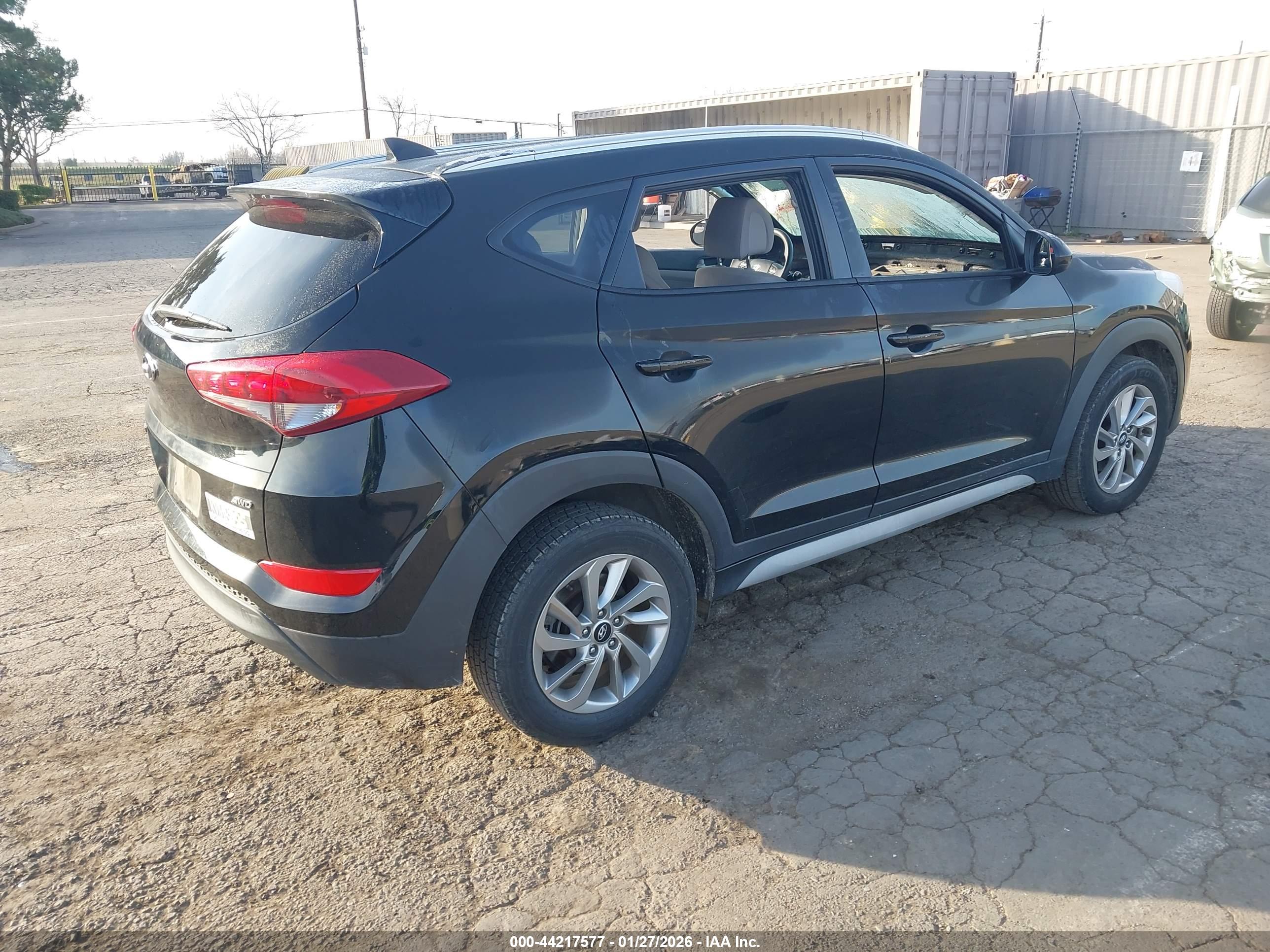 HYUNDAI TUCSON image 4