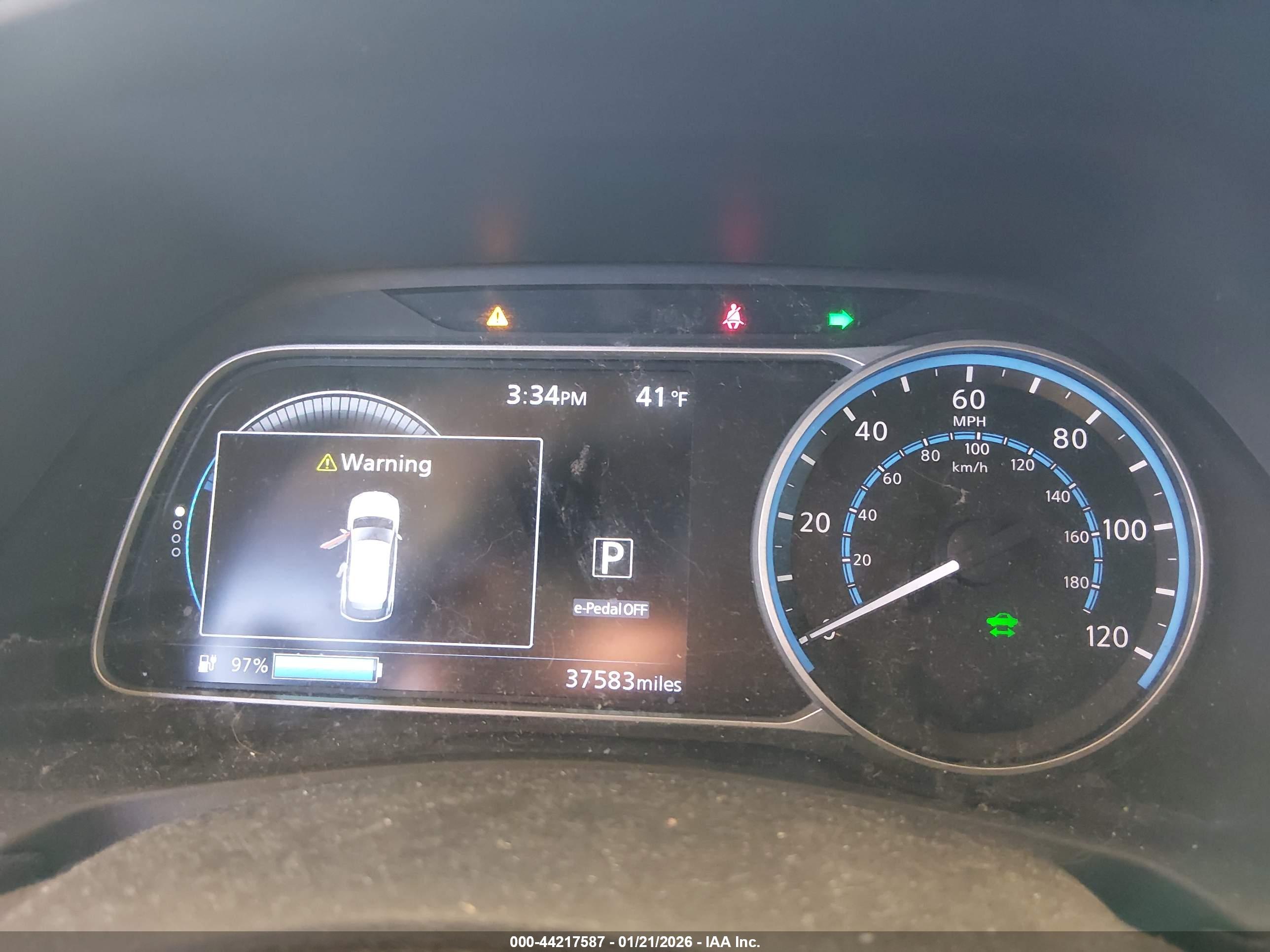 NISSAN LEAF image 7