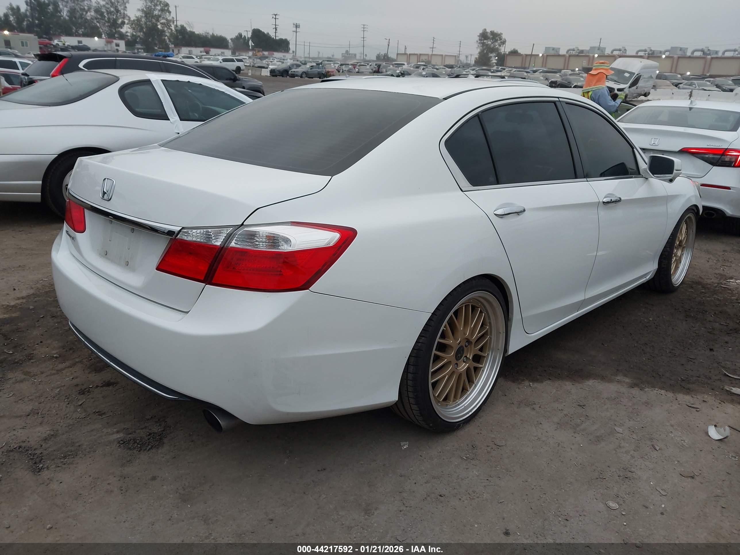 HONDA ACCORD image 4