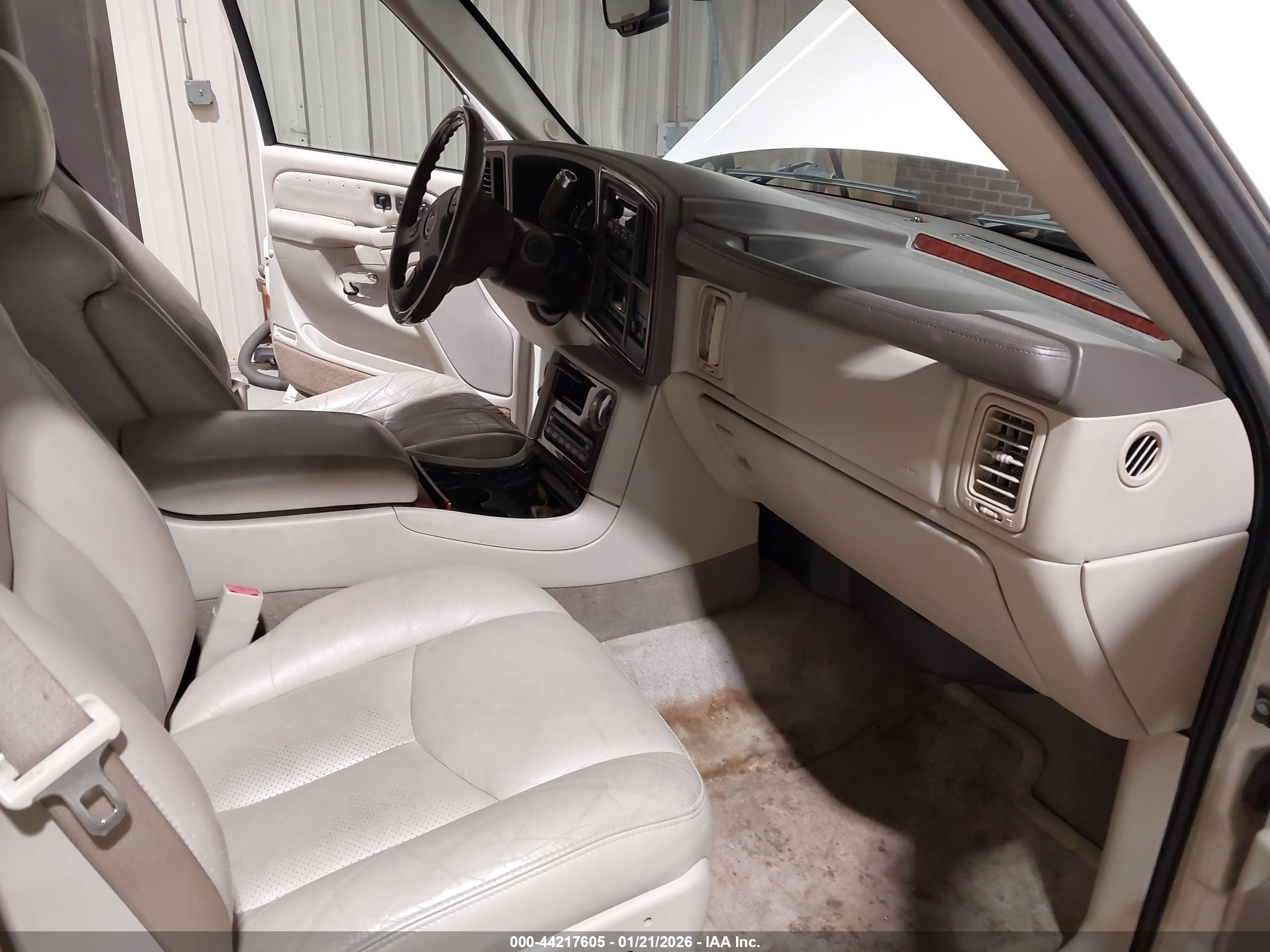 CADILLAC ESCALADE image 5