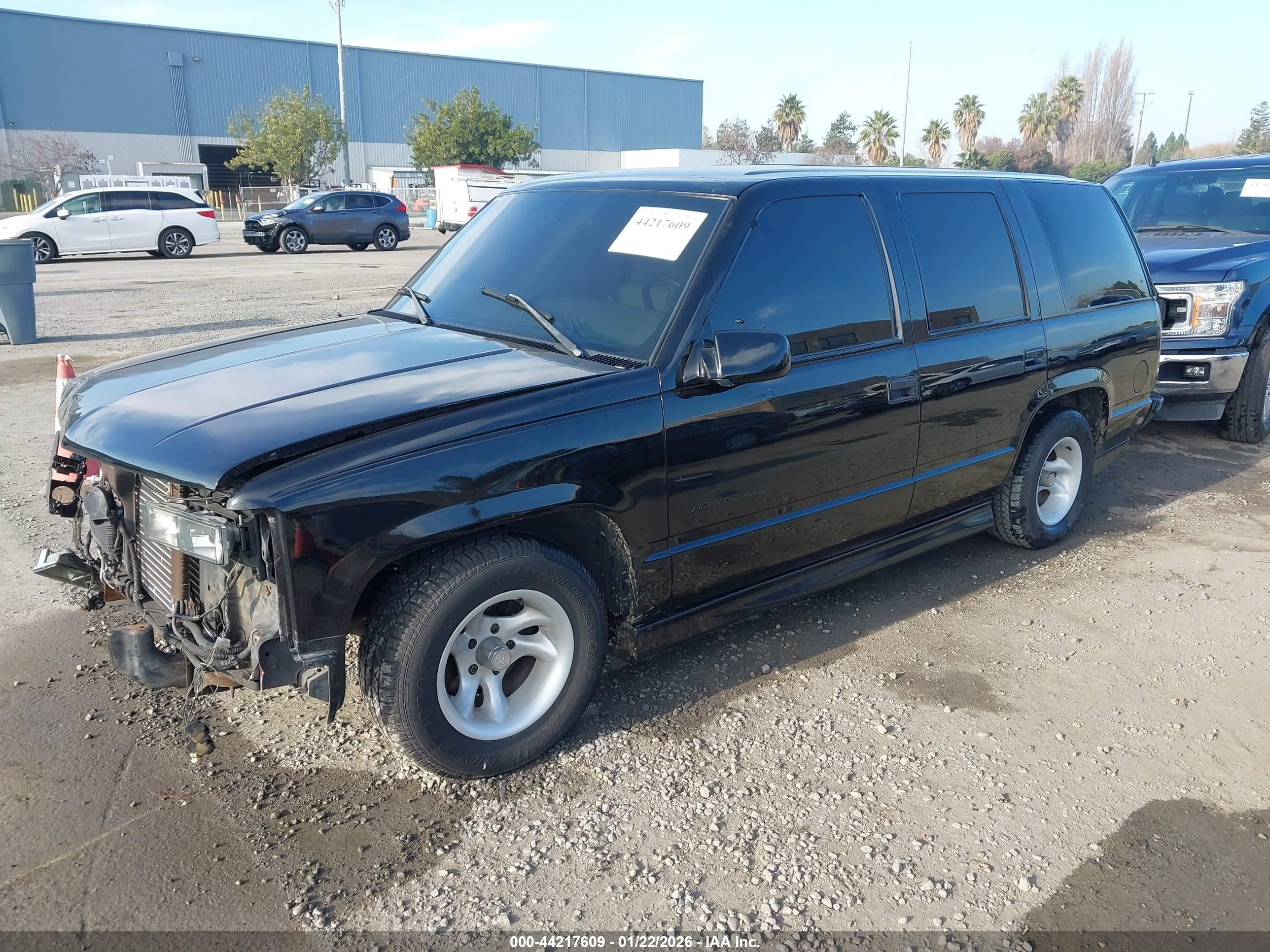 CHEVROLET TAHOE image 2