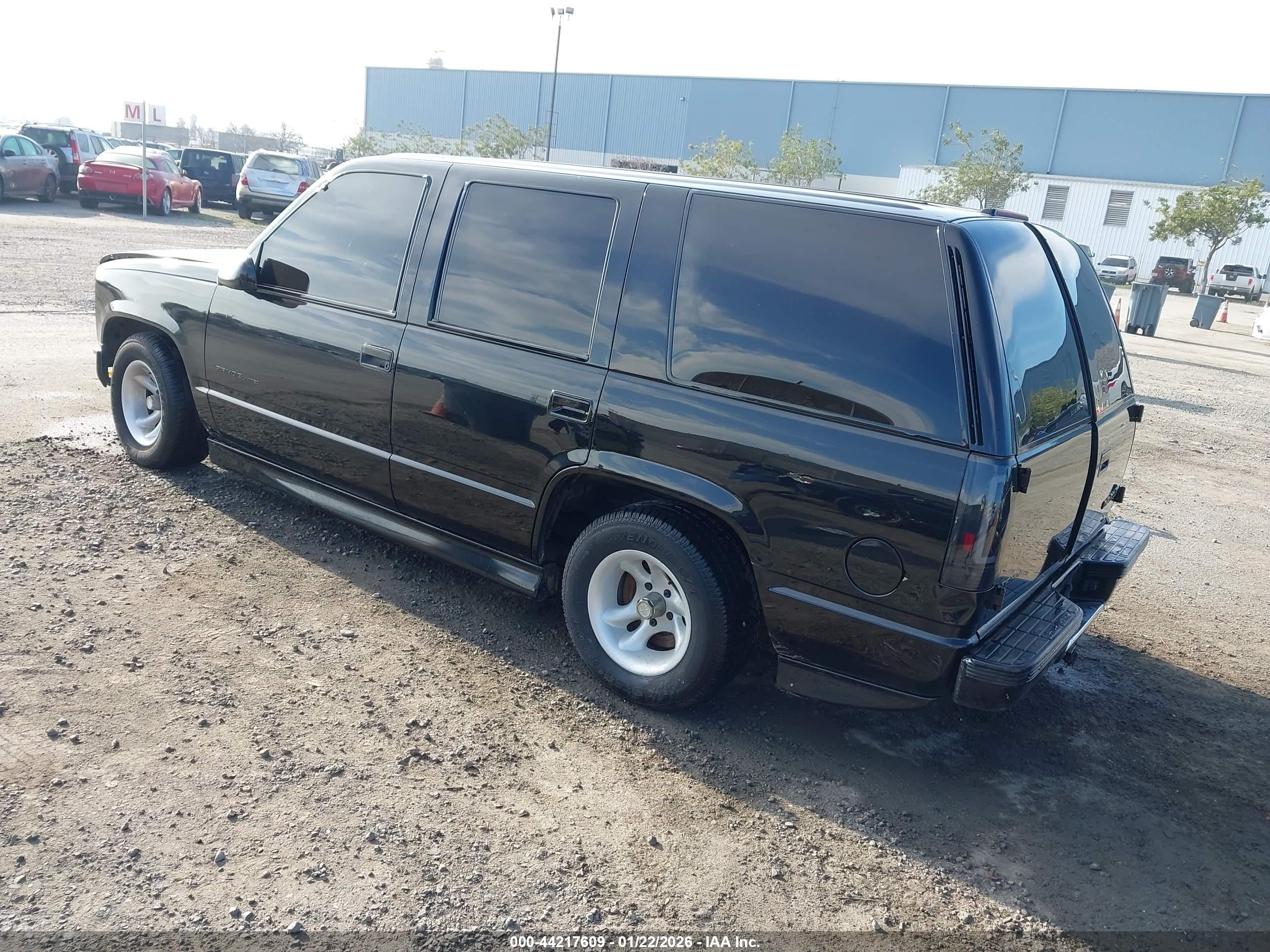 CHEVROLET TAHOE image 3