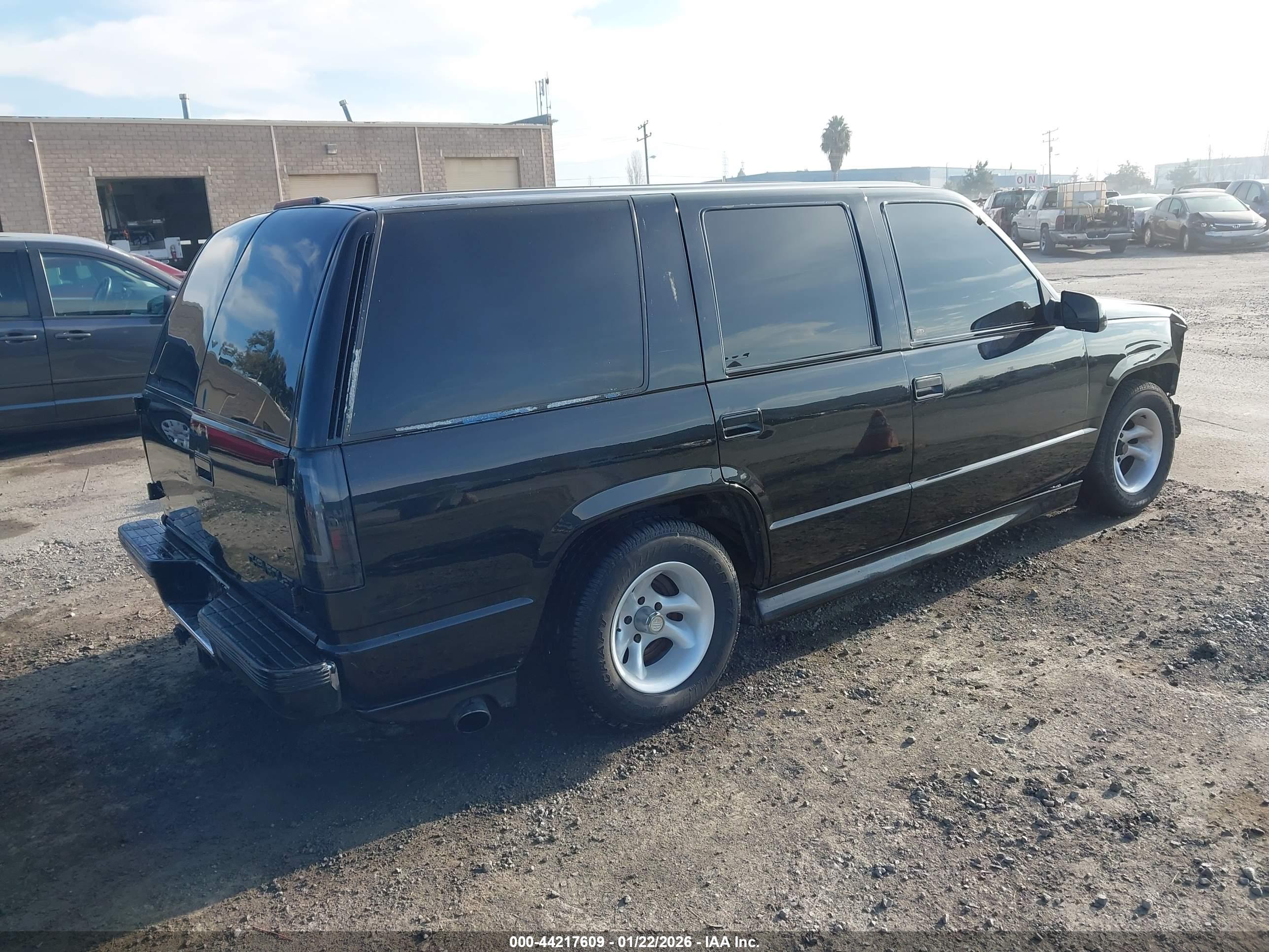 CHEVROLET TAHOE image 4