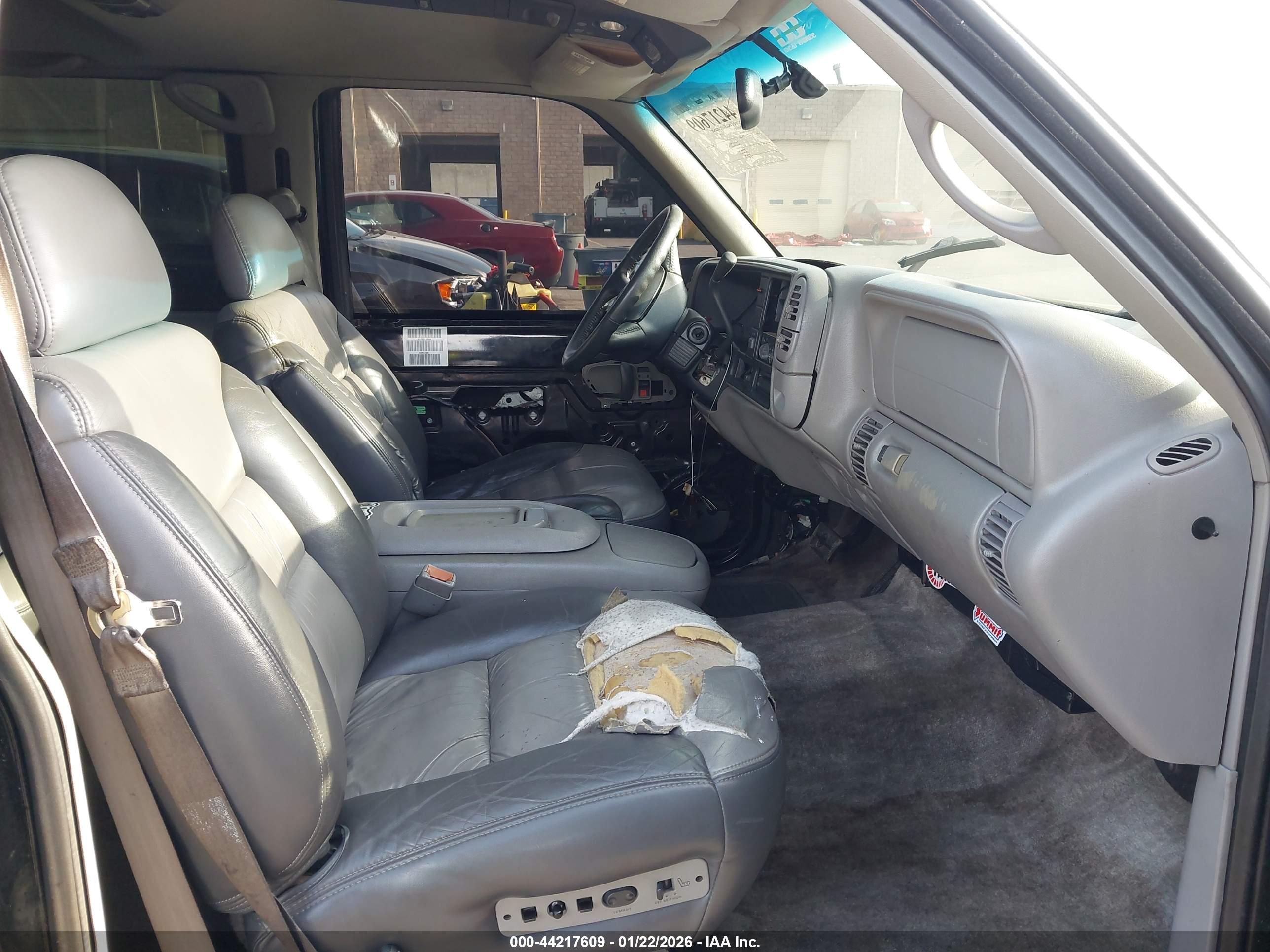 CHEVROLET TAHOE image 5