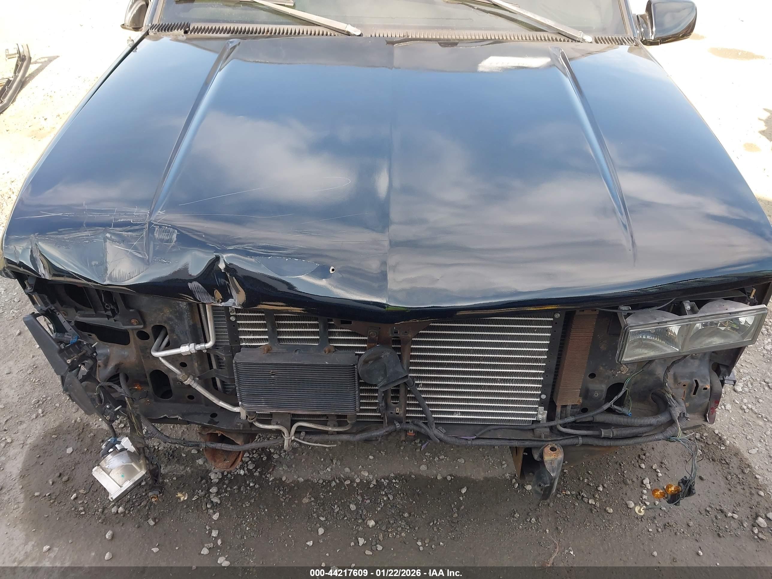 CHEVROLET TAHOE image 6