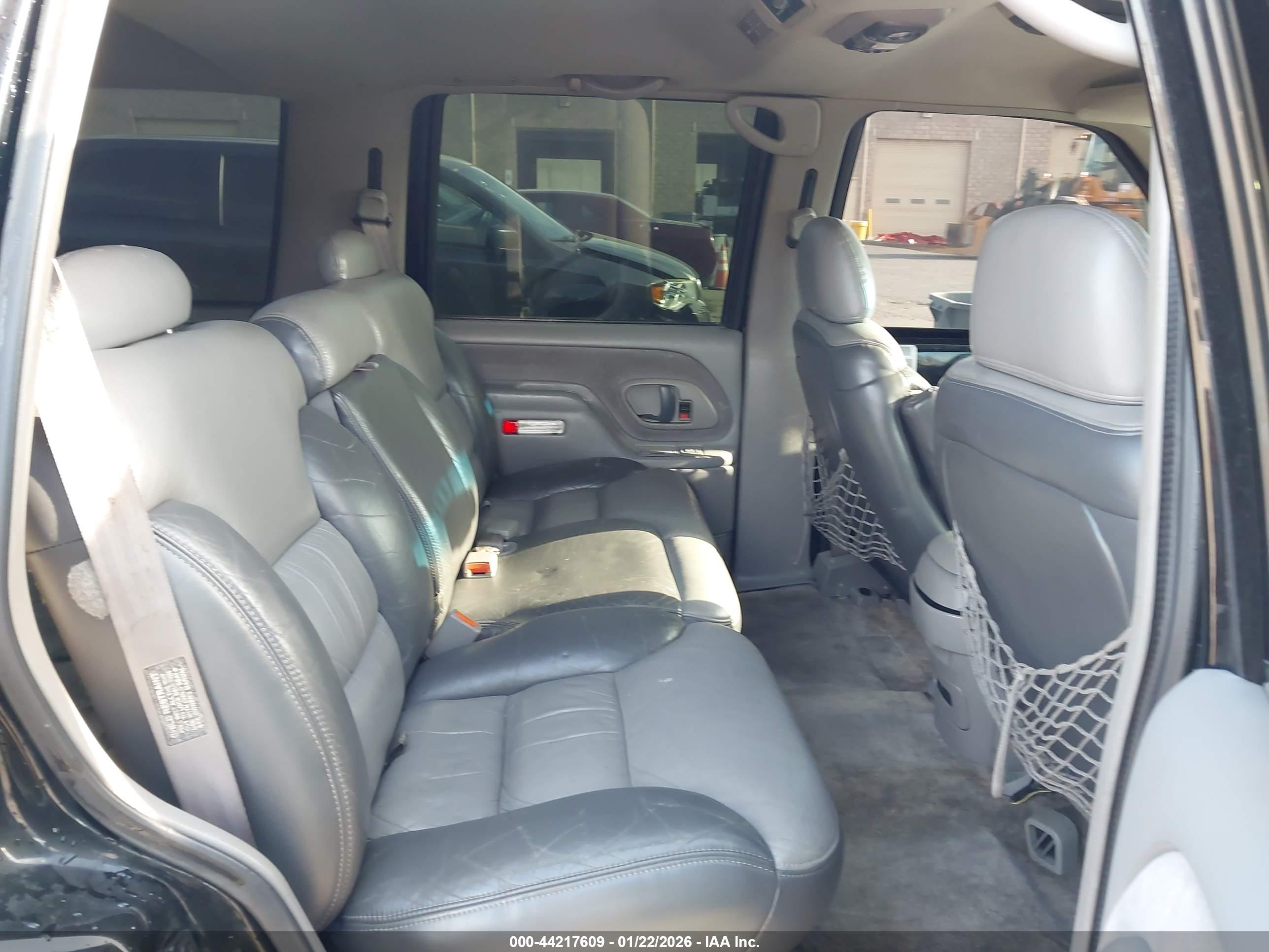 CHEVROLET TAHOE image 8