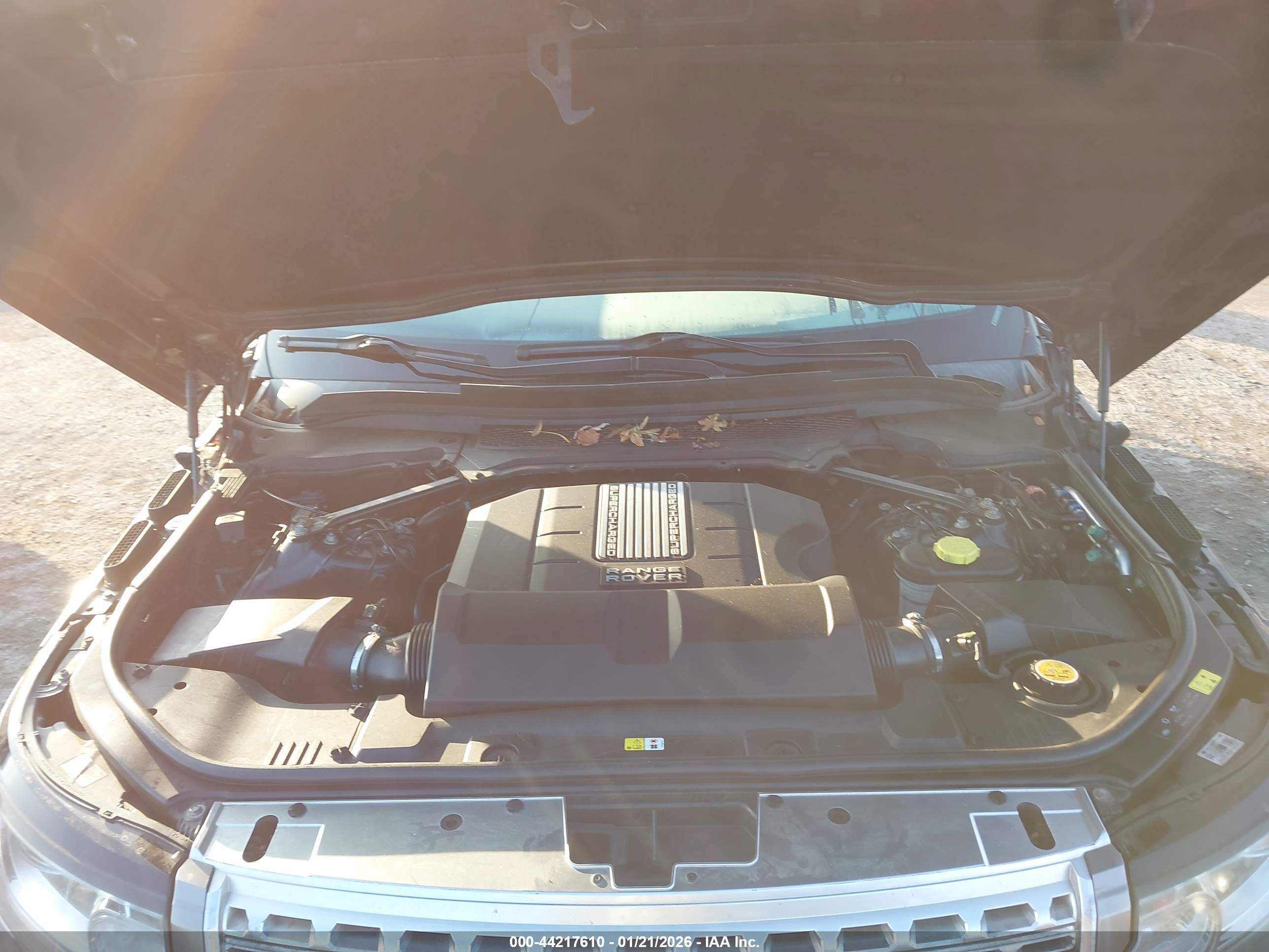 LAND ROVER image 10