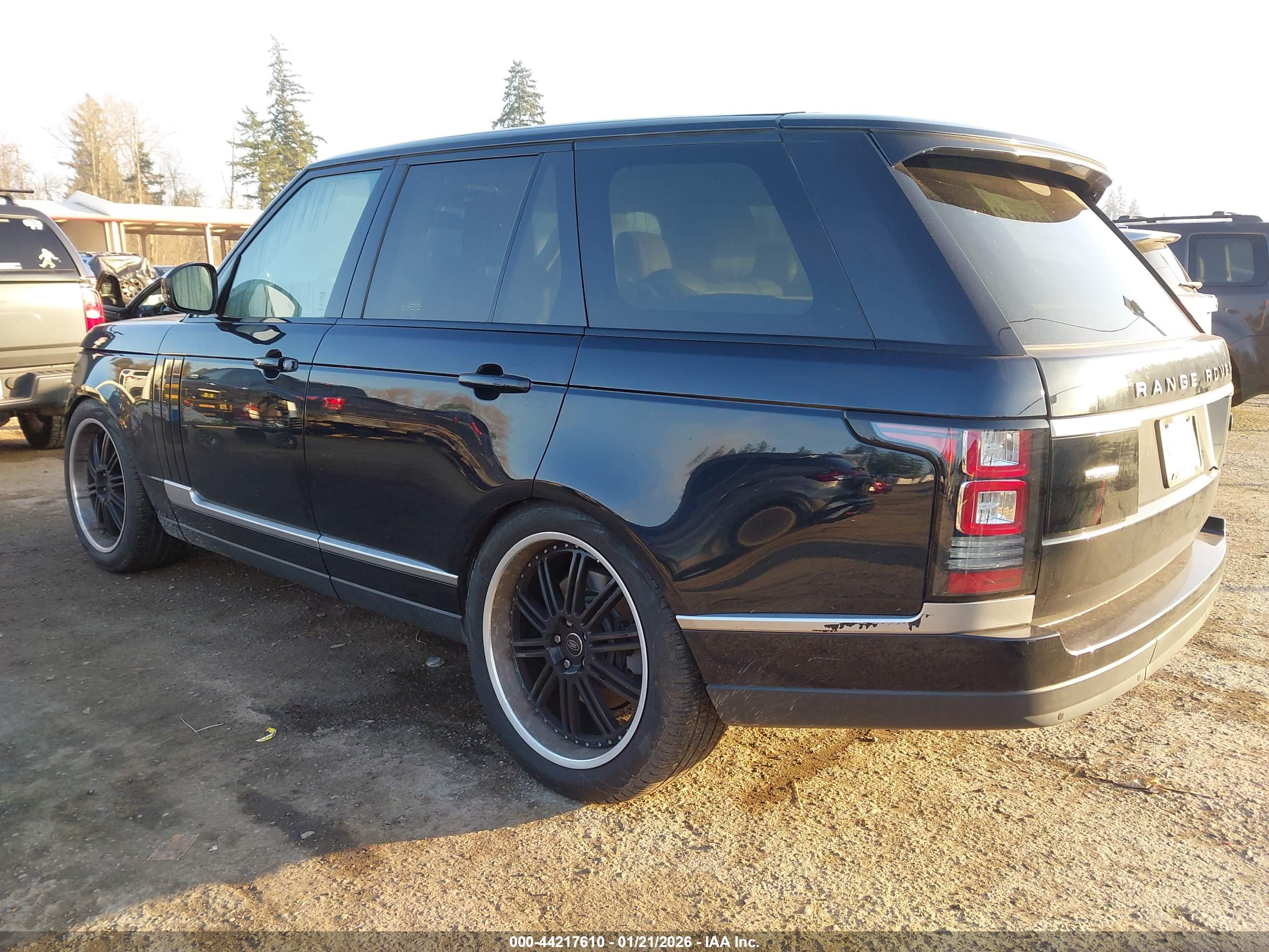 LAND ROVER image 3