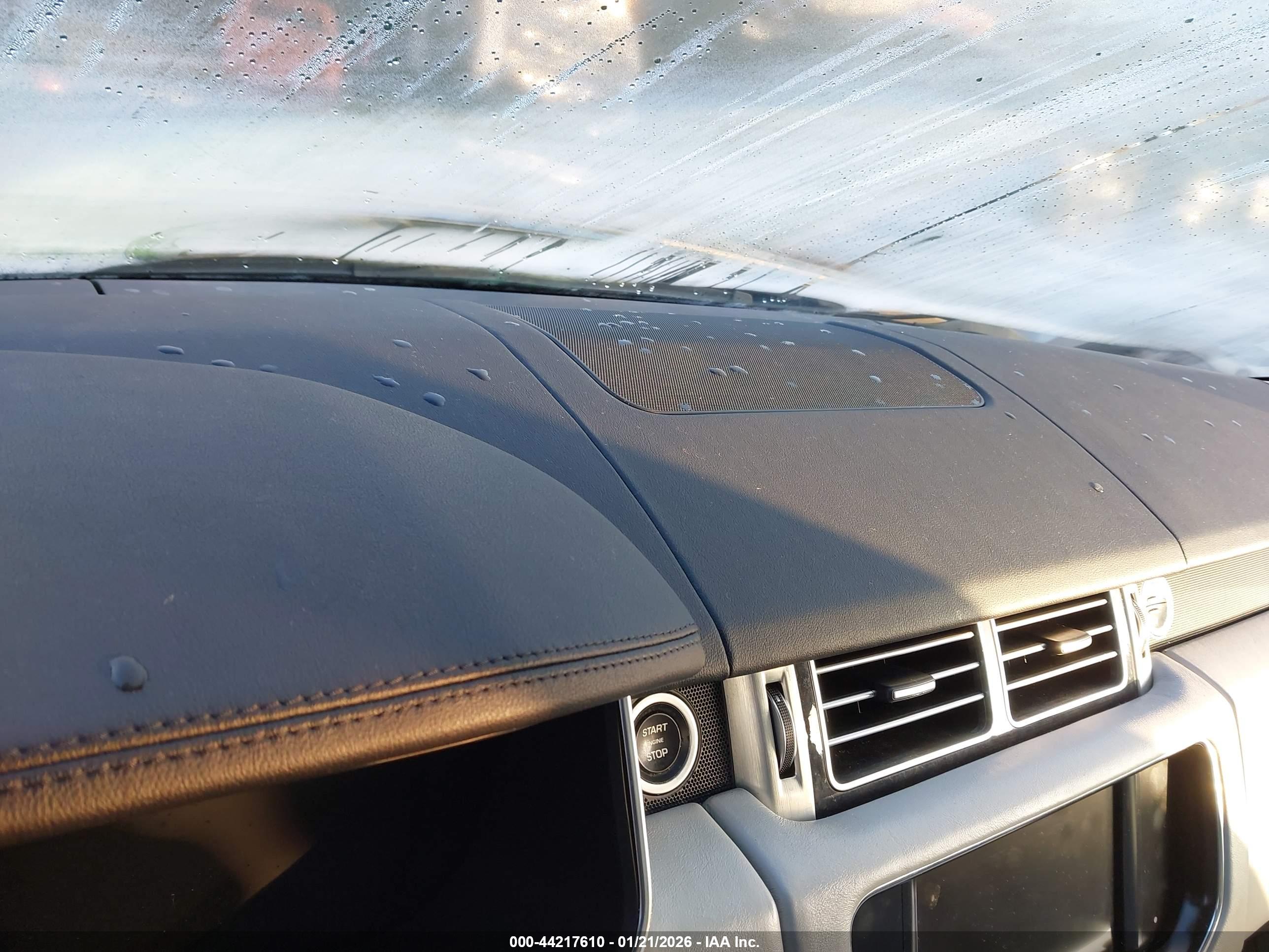 LAND ROVER image 6